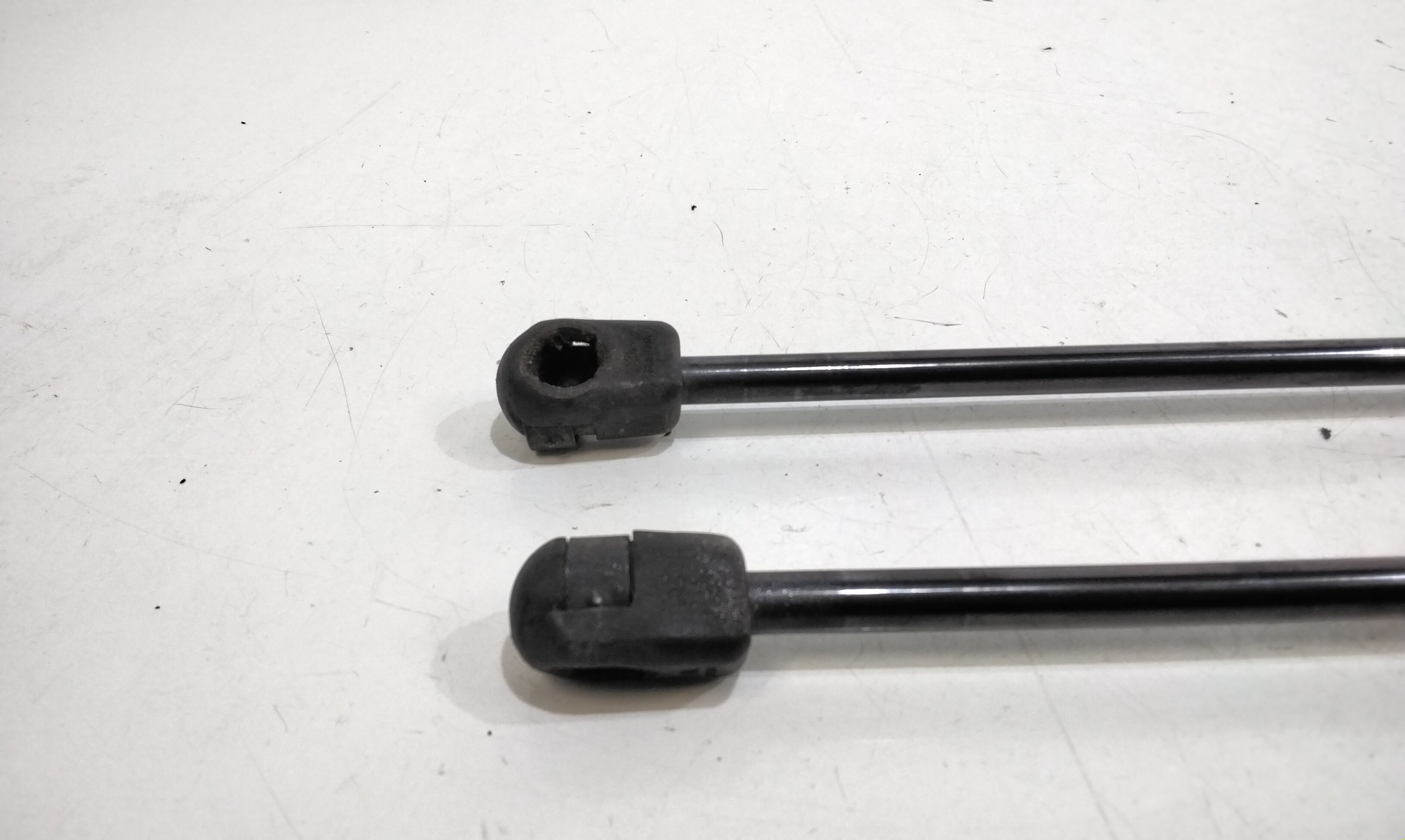 Pistoncini cofano Post. VOLKSWAGEN Polo 5 Serie