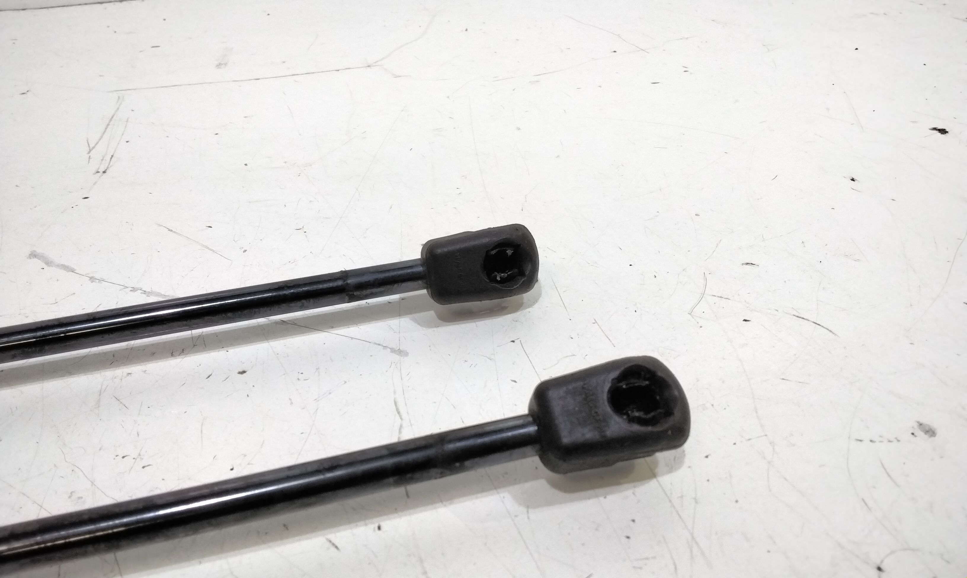 Pistoncini cofano Post. VOLKSWAGEN T-Roc Serie