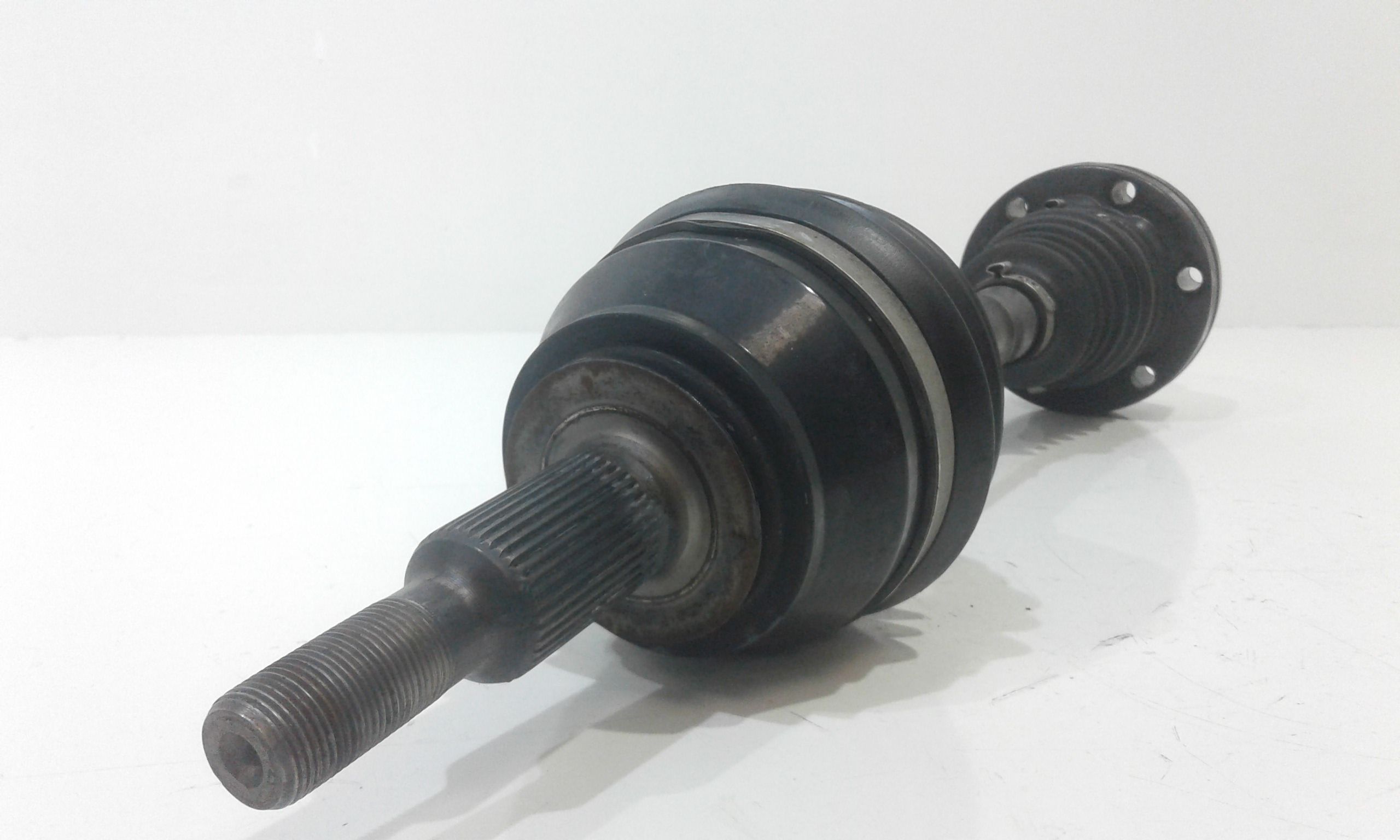 Semiasse anteriore Sinistro VOLKSWAGEN Touareg 1 Serie