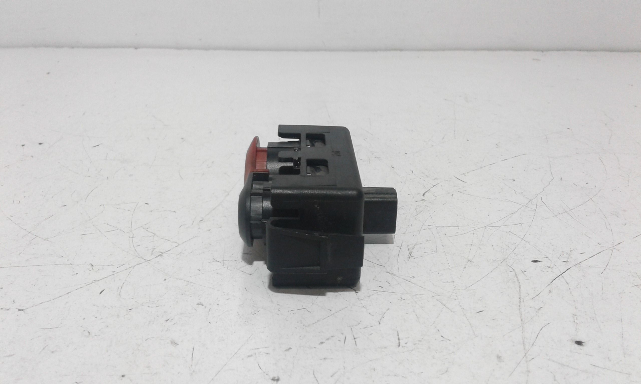 Pulsante luci di emergenza RENAULT Kangoo 2 Serie