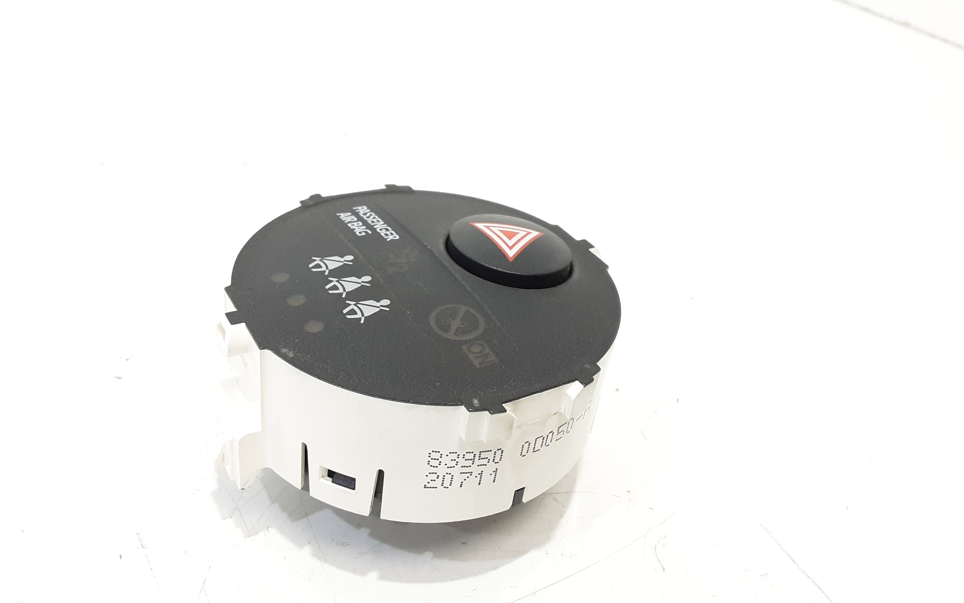 Pulsante luci di emergenza TOYOTA Yaris Serie