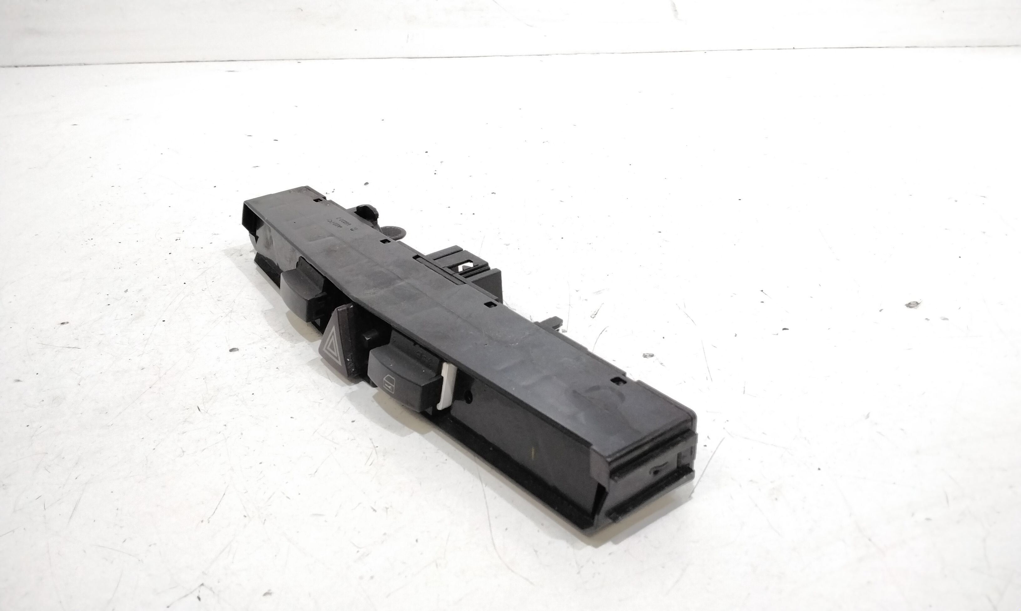 Pulsante luci di emergenza OPEL Zafira B 2 Serie