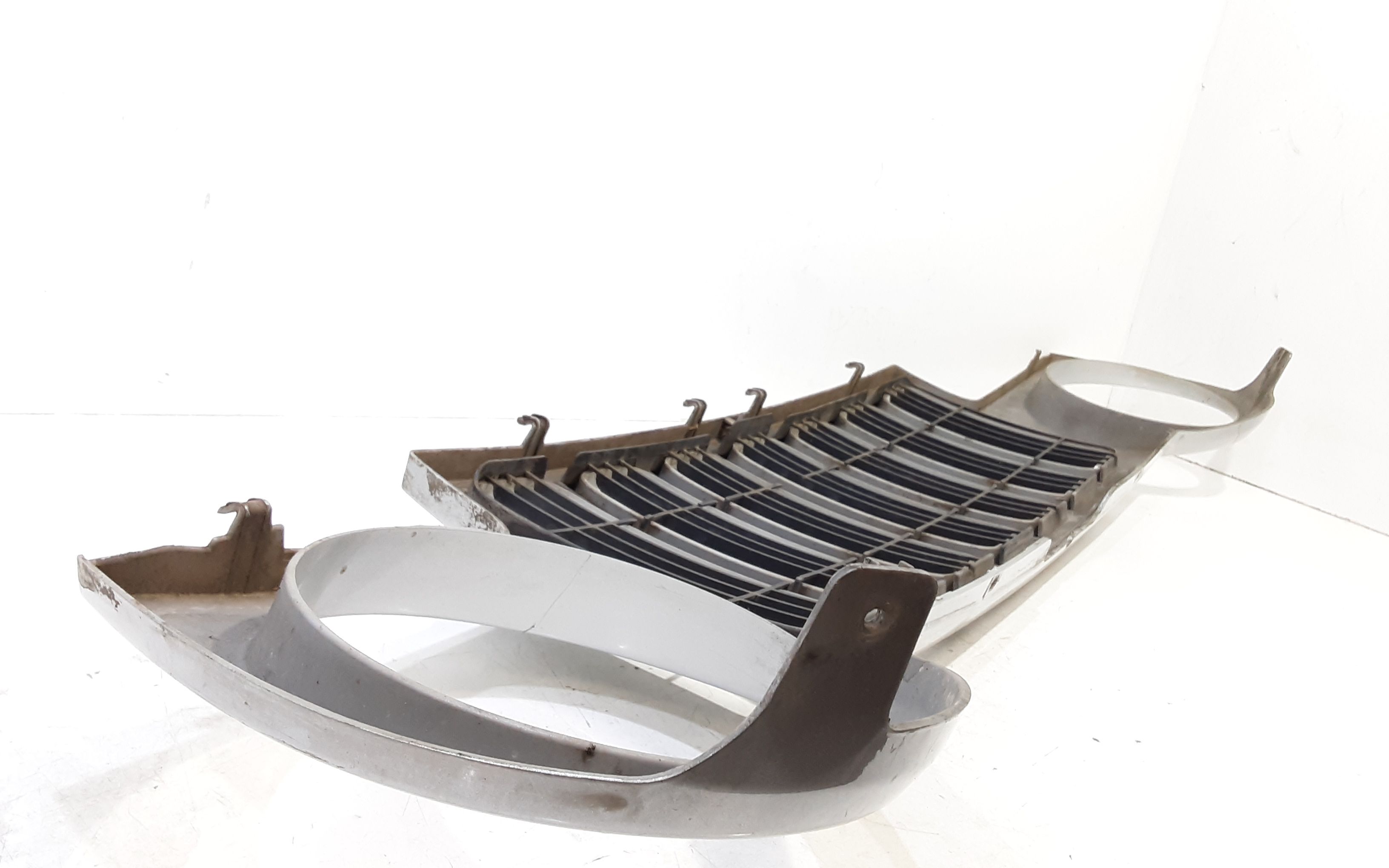 Mascherina anteriore JEEP Cherokee 3 Serie