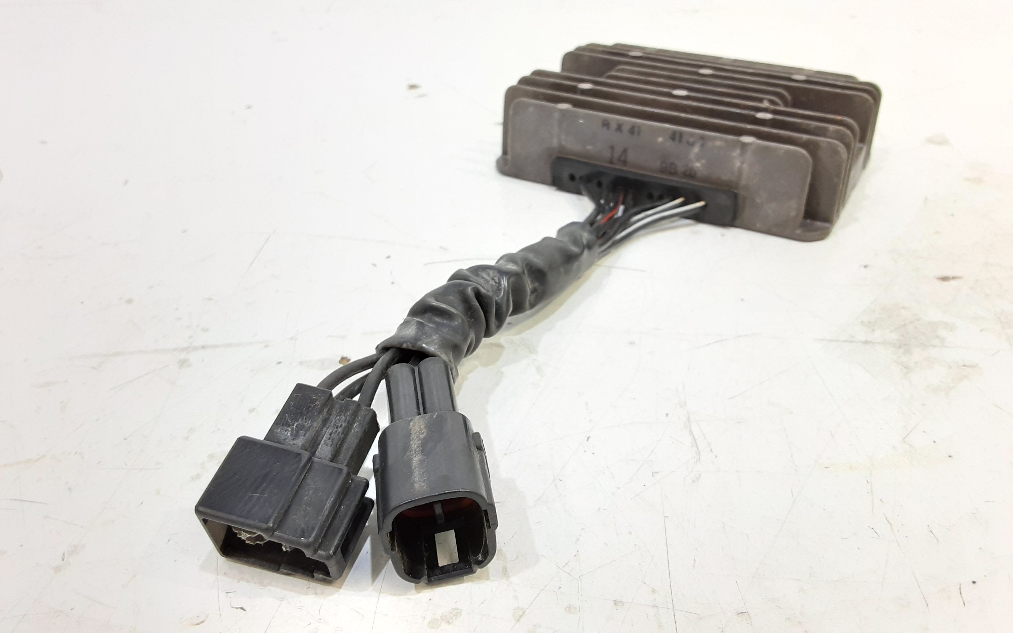 Regolatore di tensione SUZUKI Gladius 650cc SFV (09>15)