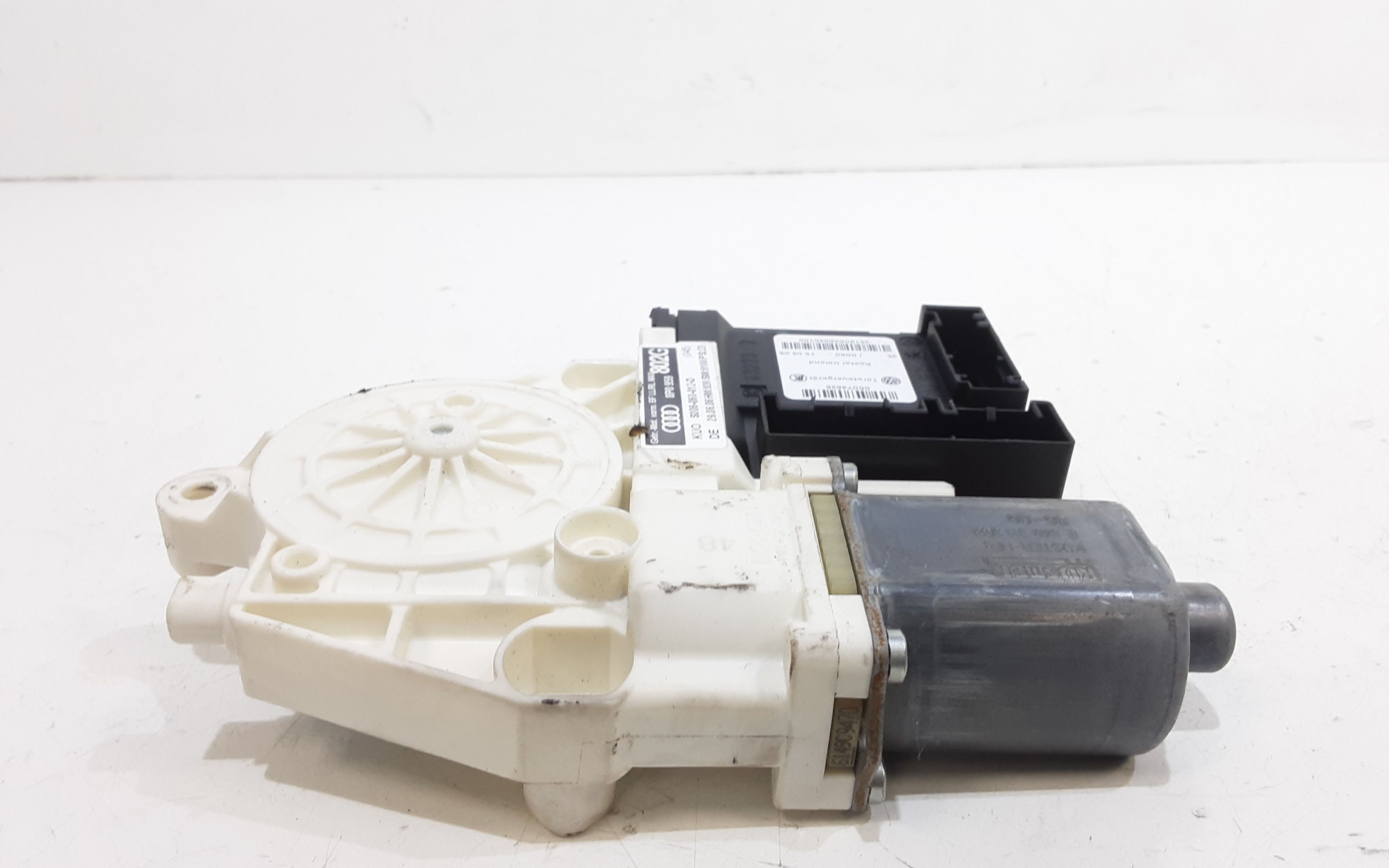 Motorino Alzavetro anteriore destra AUDI A3 Serie (8P1) (05>08)