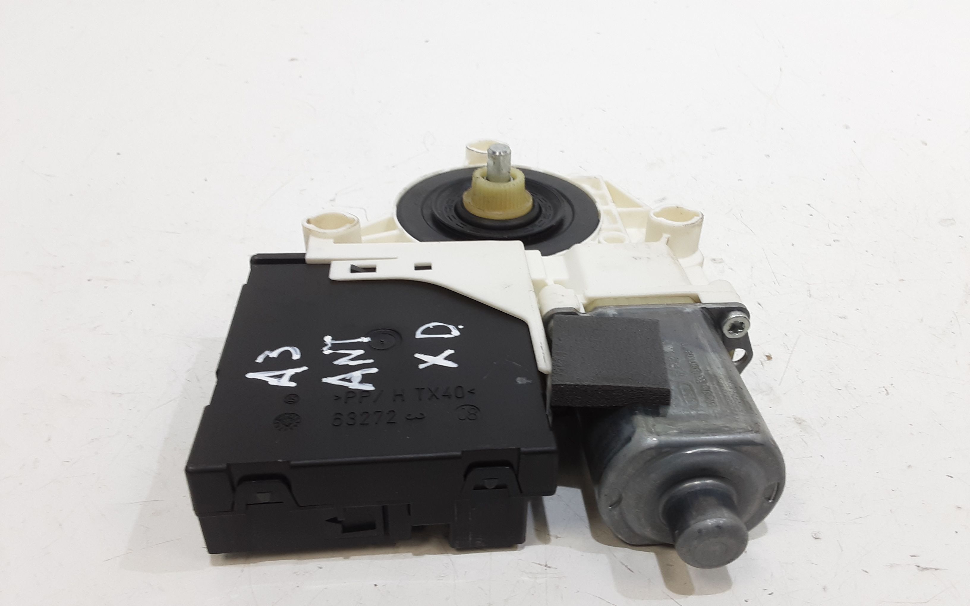 Motorino Alzavetro anteriore destra AUDI A3 Serie (8P1) (05>08)