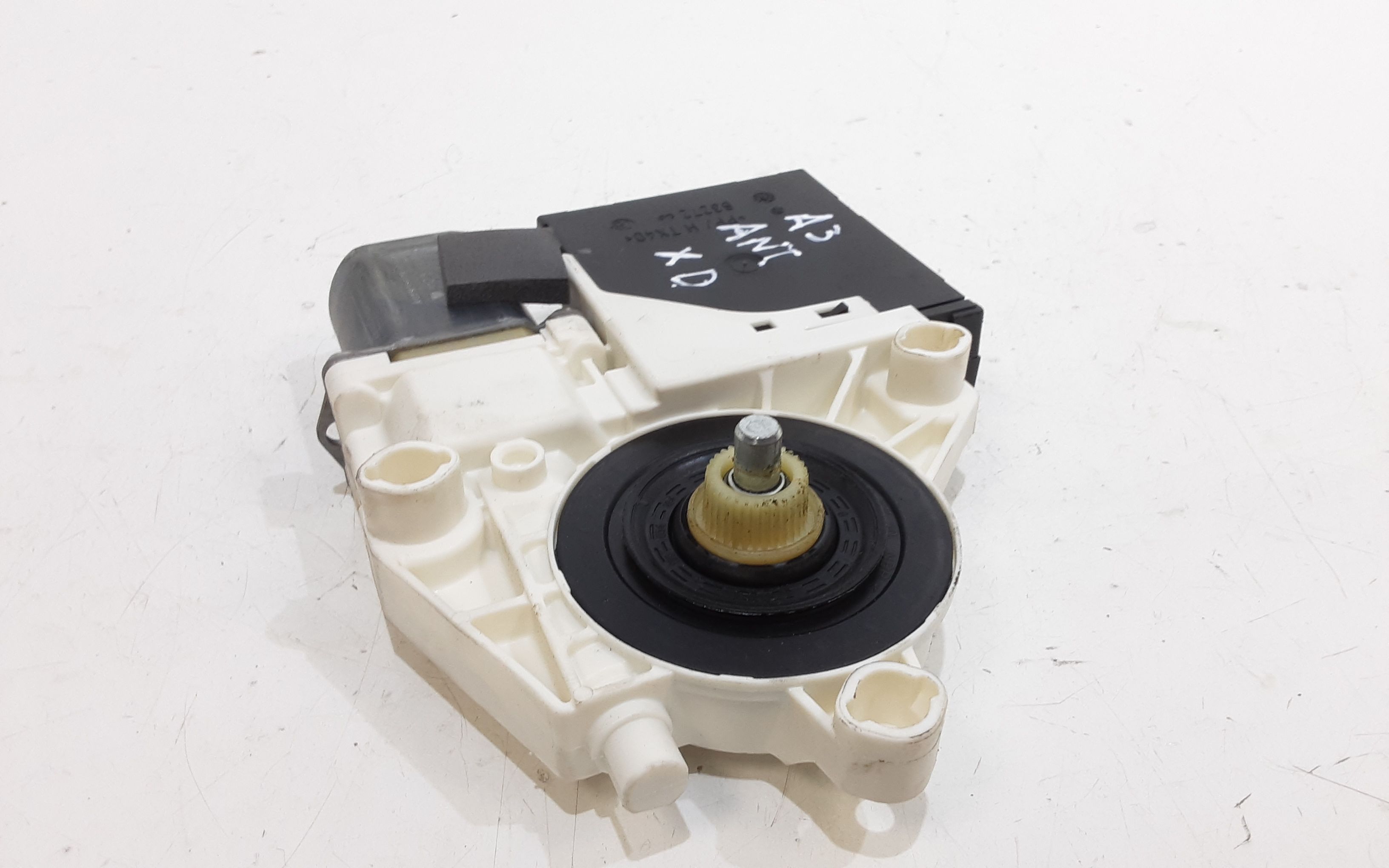 Motorino Alzavetro anteriore destra AUDI A3 Serie (8P1) (05>08)