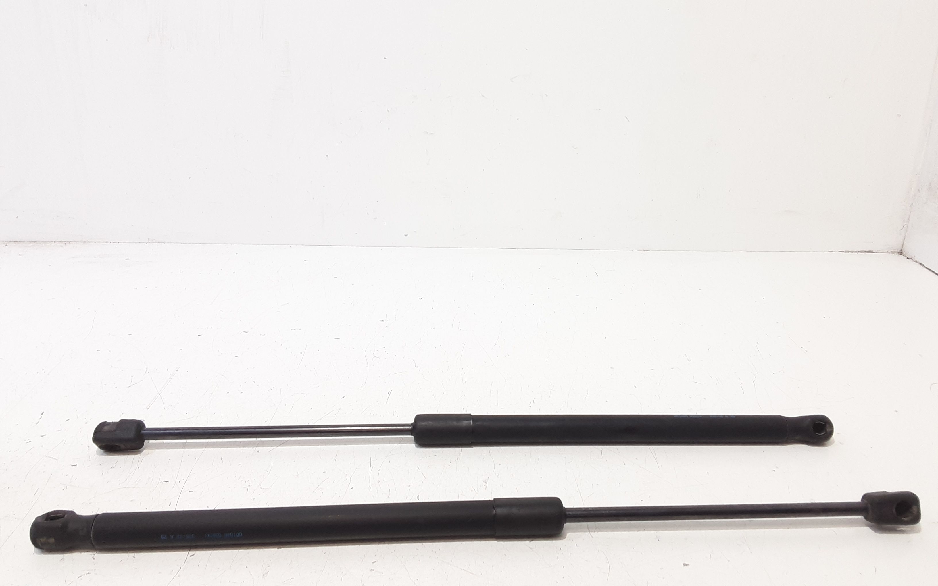 Pistoncini cofano Post. VOLKSWAGEN Scirocco Serie (137) (08>14)