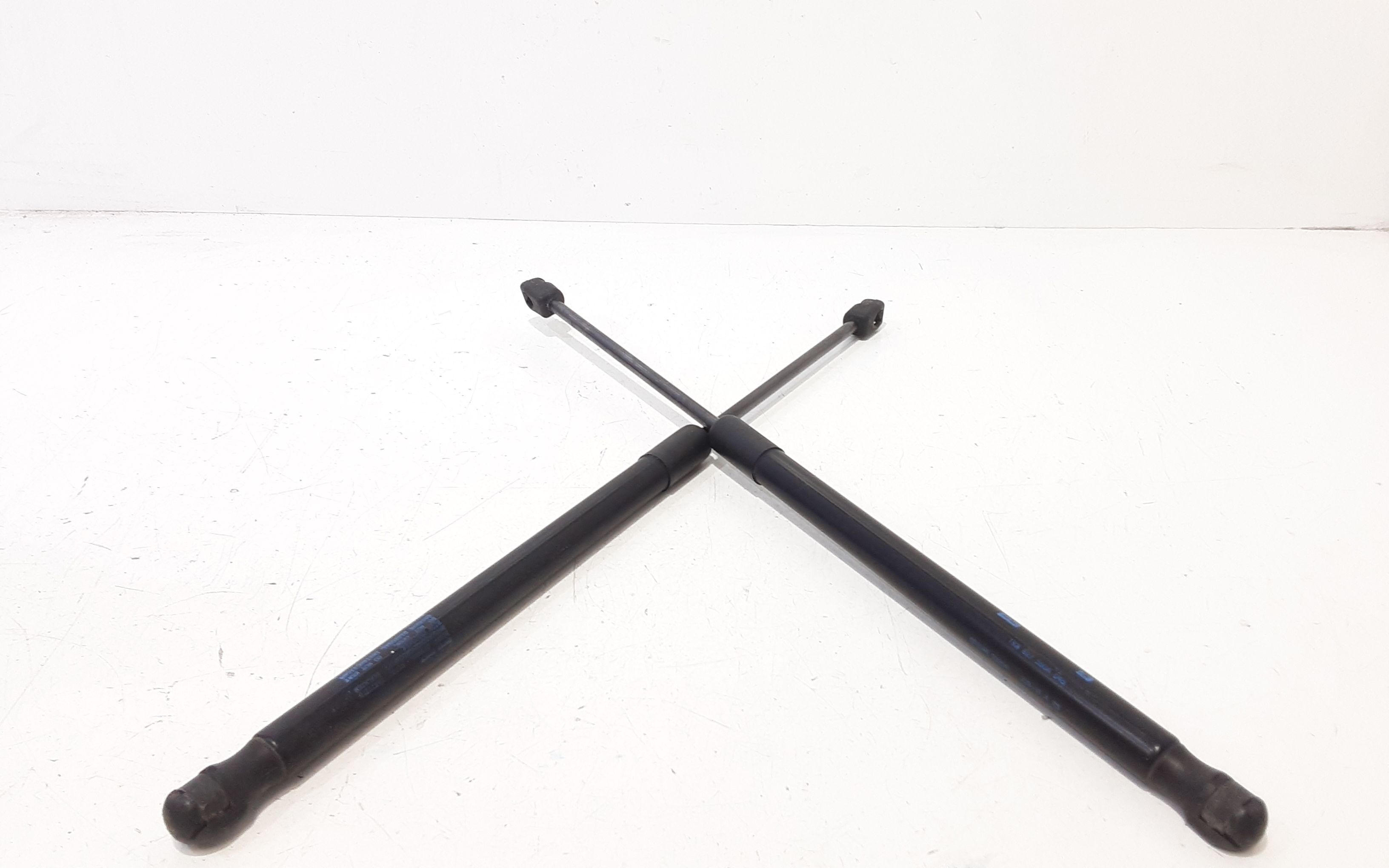 Pistoncini cofano Post. VOLKSWAGEN Scirocco Serie (137) (08>14)