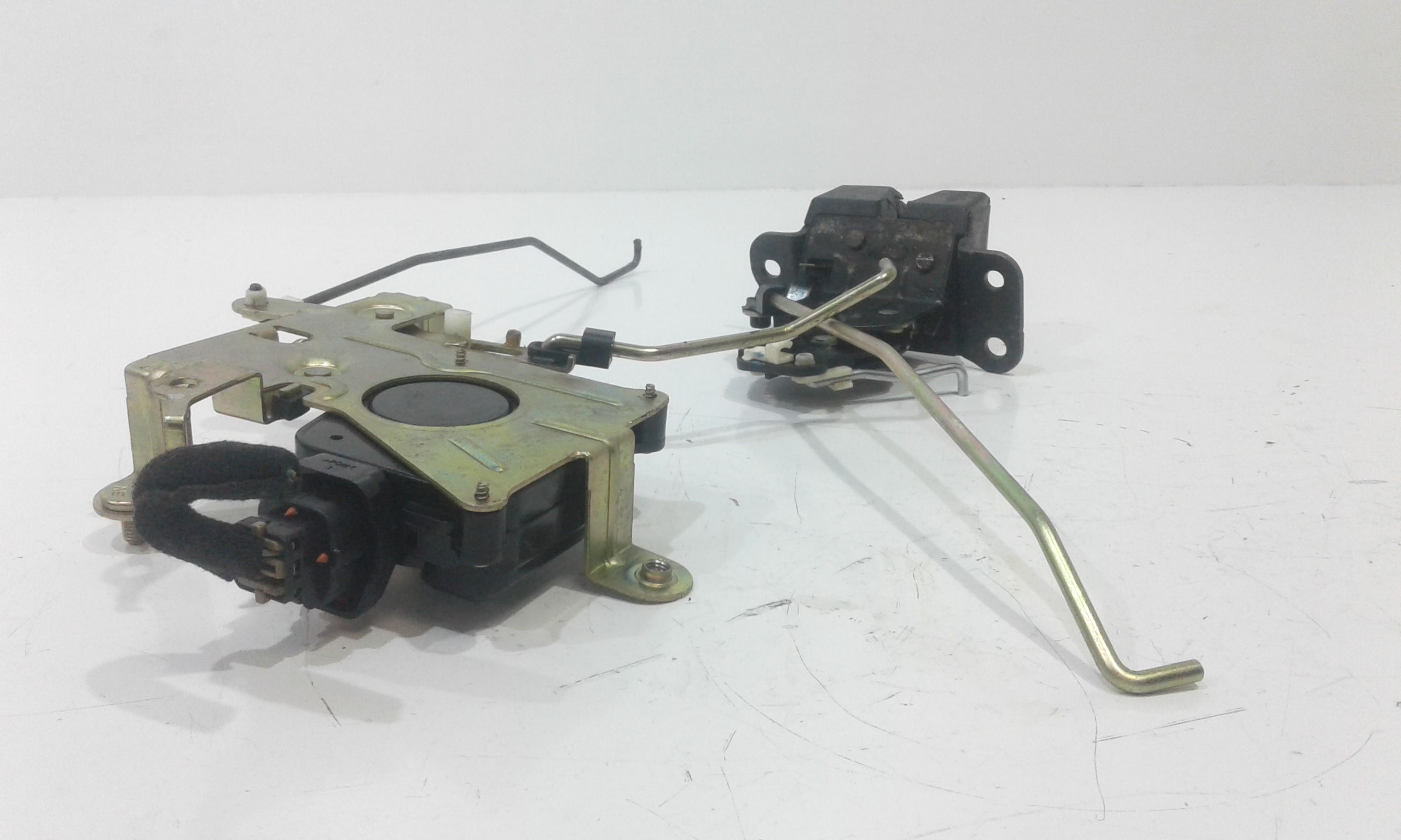 Serratura Cofano Posteriore HYUNDAI Tucson  Serie (04>09)