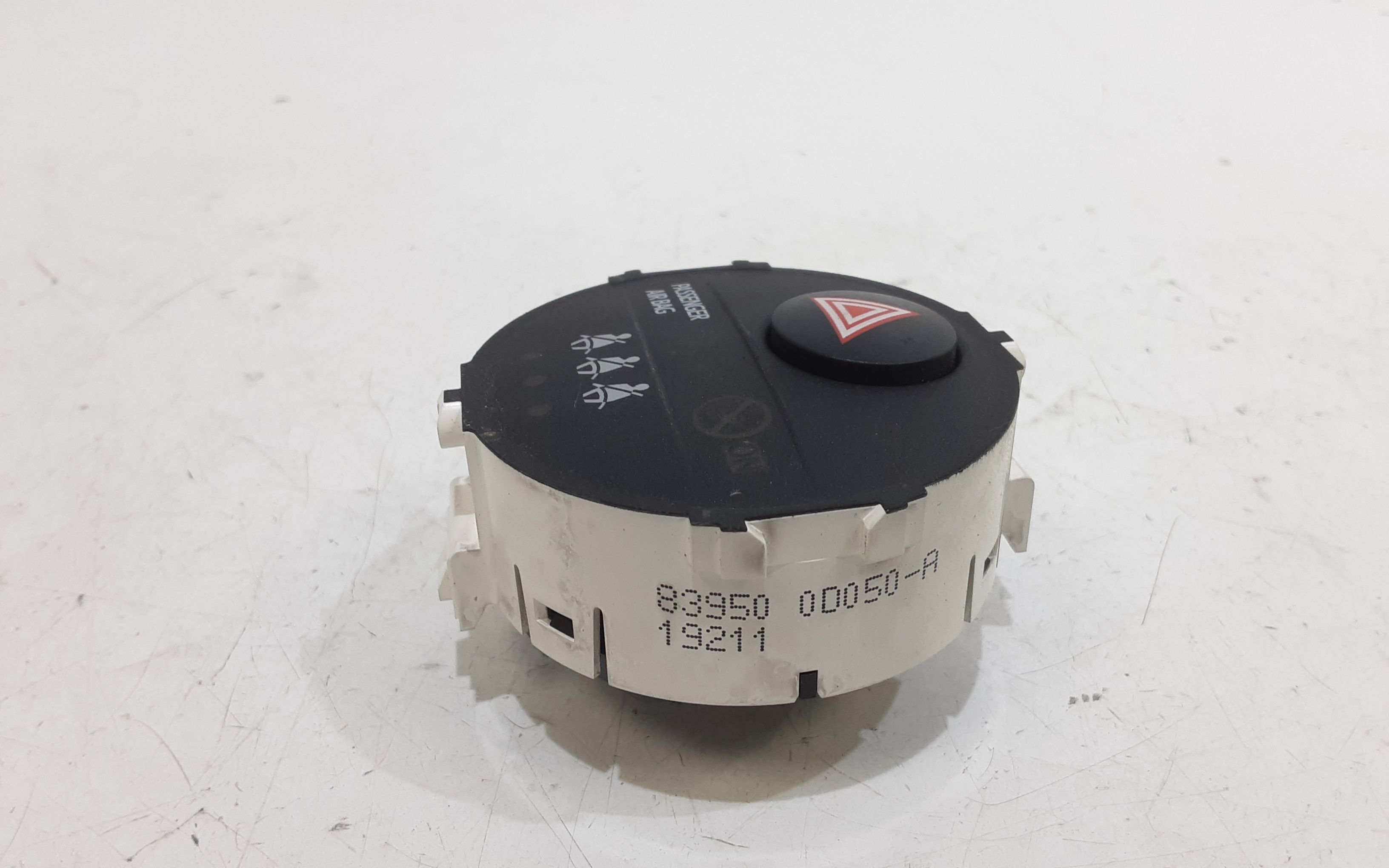 Pulsante luci di emergenza TOYOTA Yaris Serie (11>13)