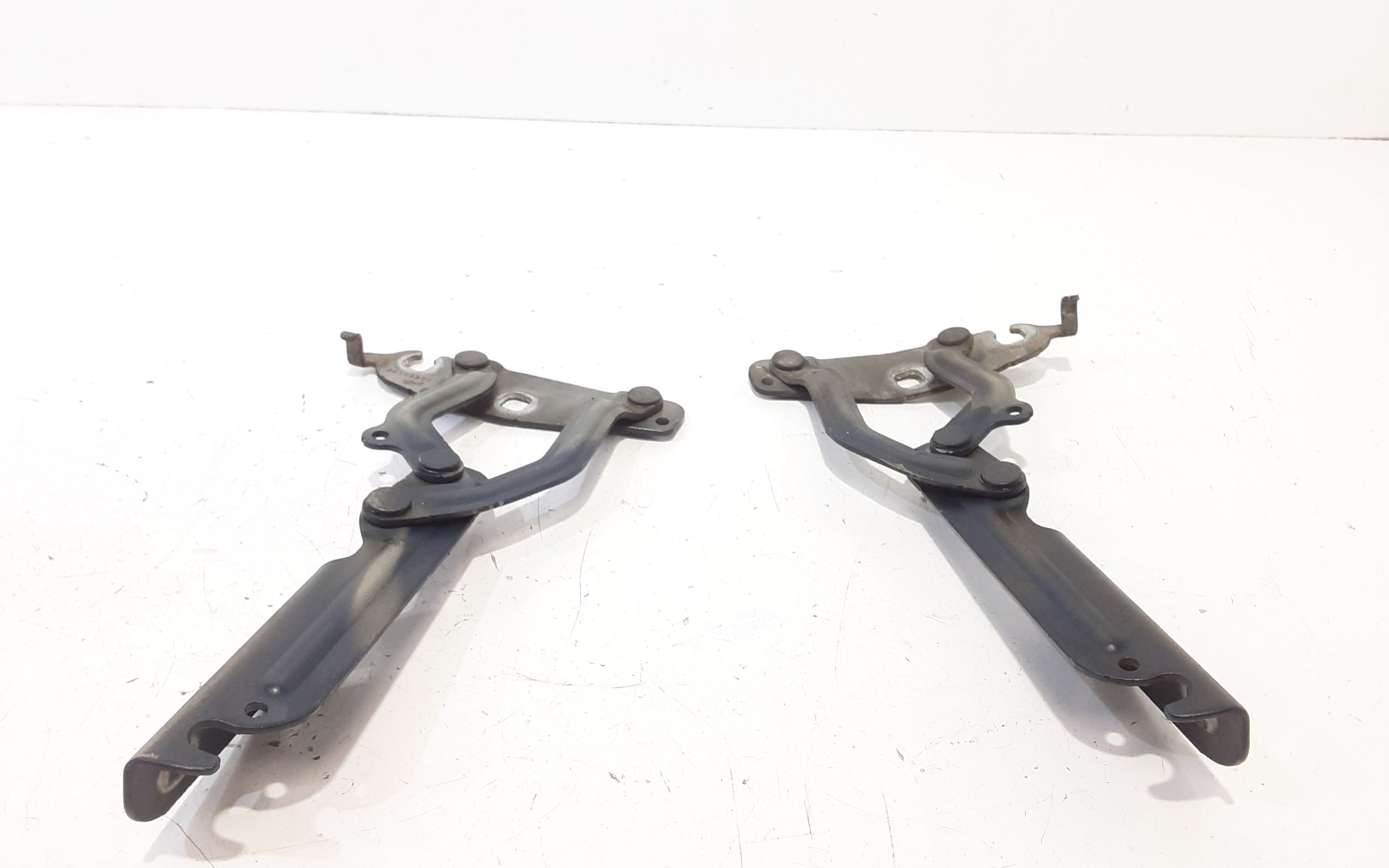 Cerniere cofano anteriore dx e sx FORD Fiesta 6 Serie
