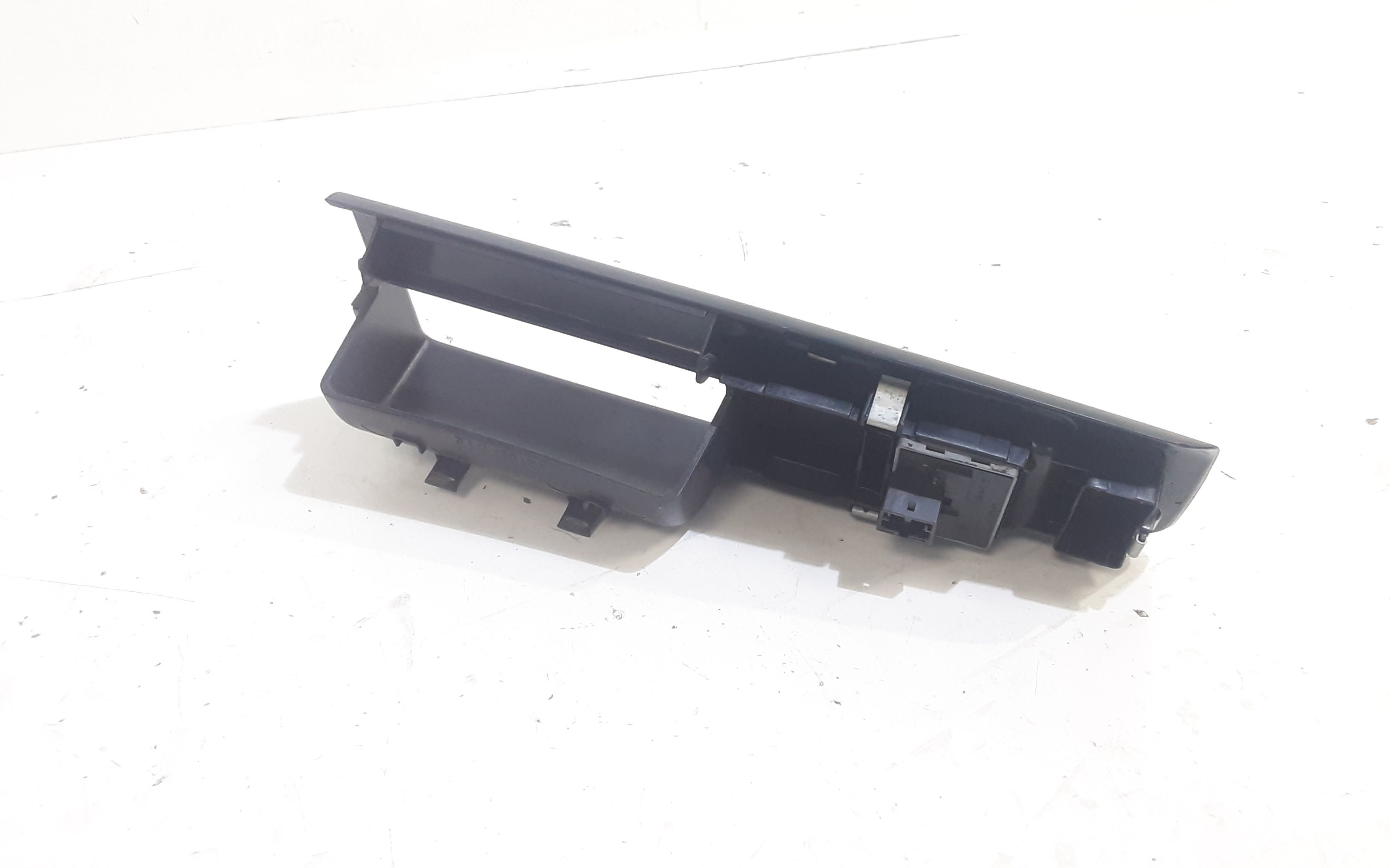 Pulsantiera anteriore sinistra Guida VOLKSWAGEN Polo 4 Serie