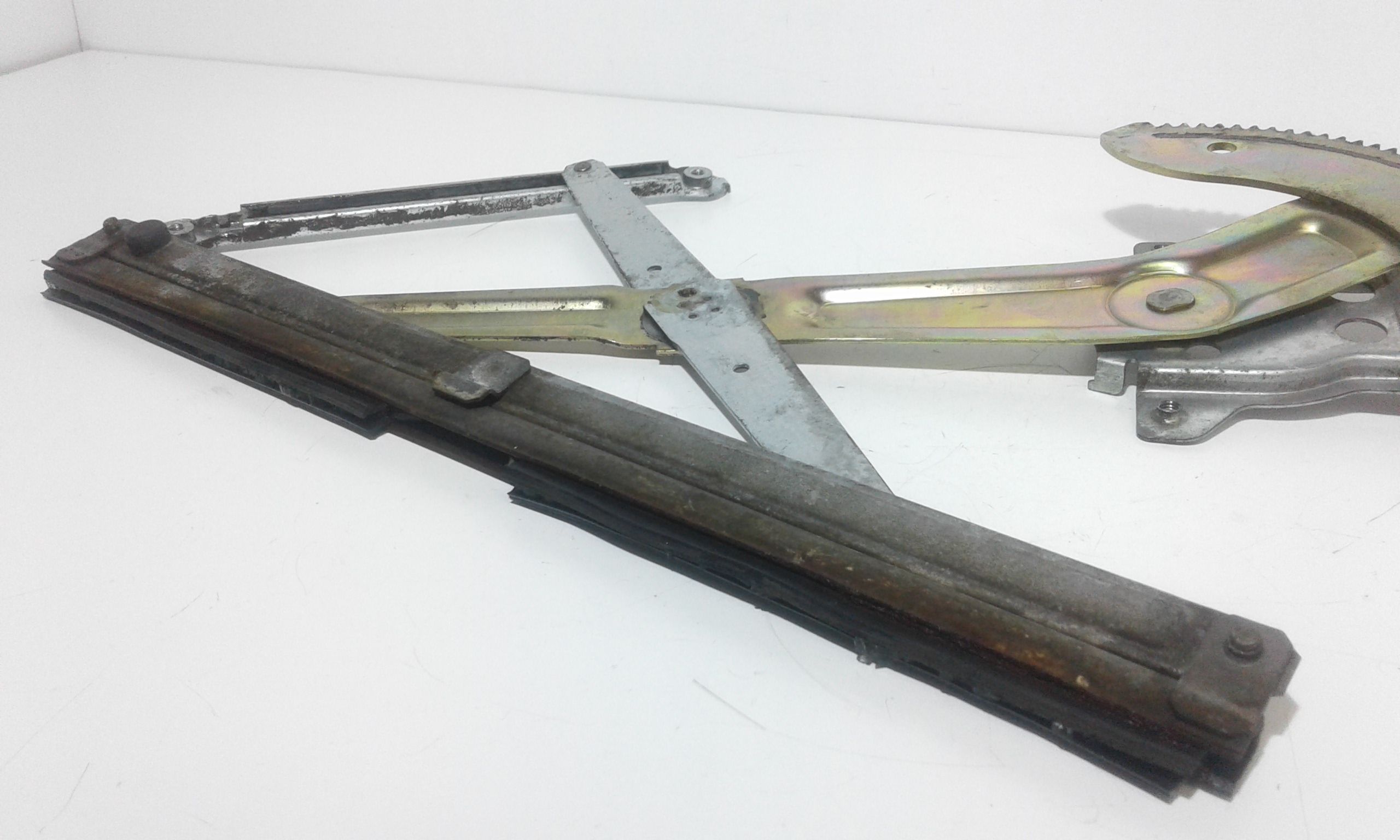 Cremagliera anteriore sinistra Guida SUZUKI Swift 4 Serie