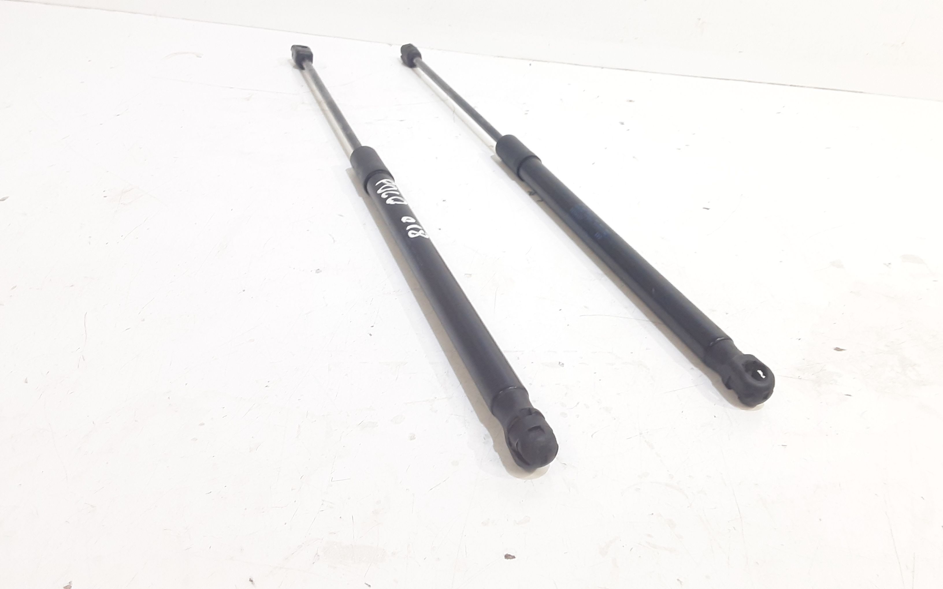 Pistoncini cofano Post. VOLKSWAGEN Polo 6 Serie