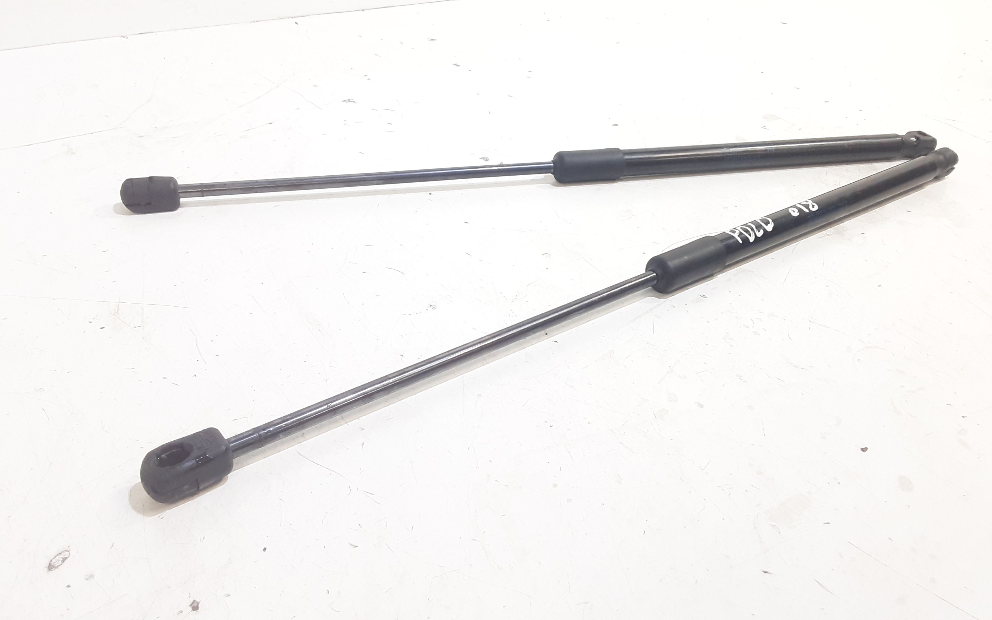 Pistoncini cofano Post. VOLKSWAGEN Polo 6 Serie