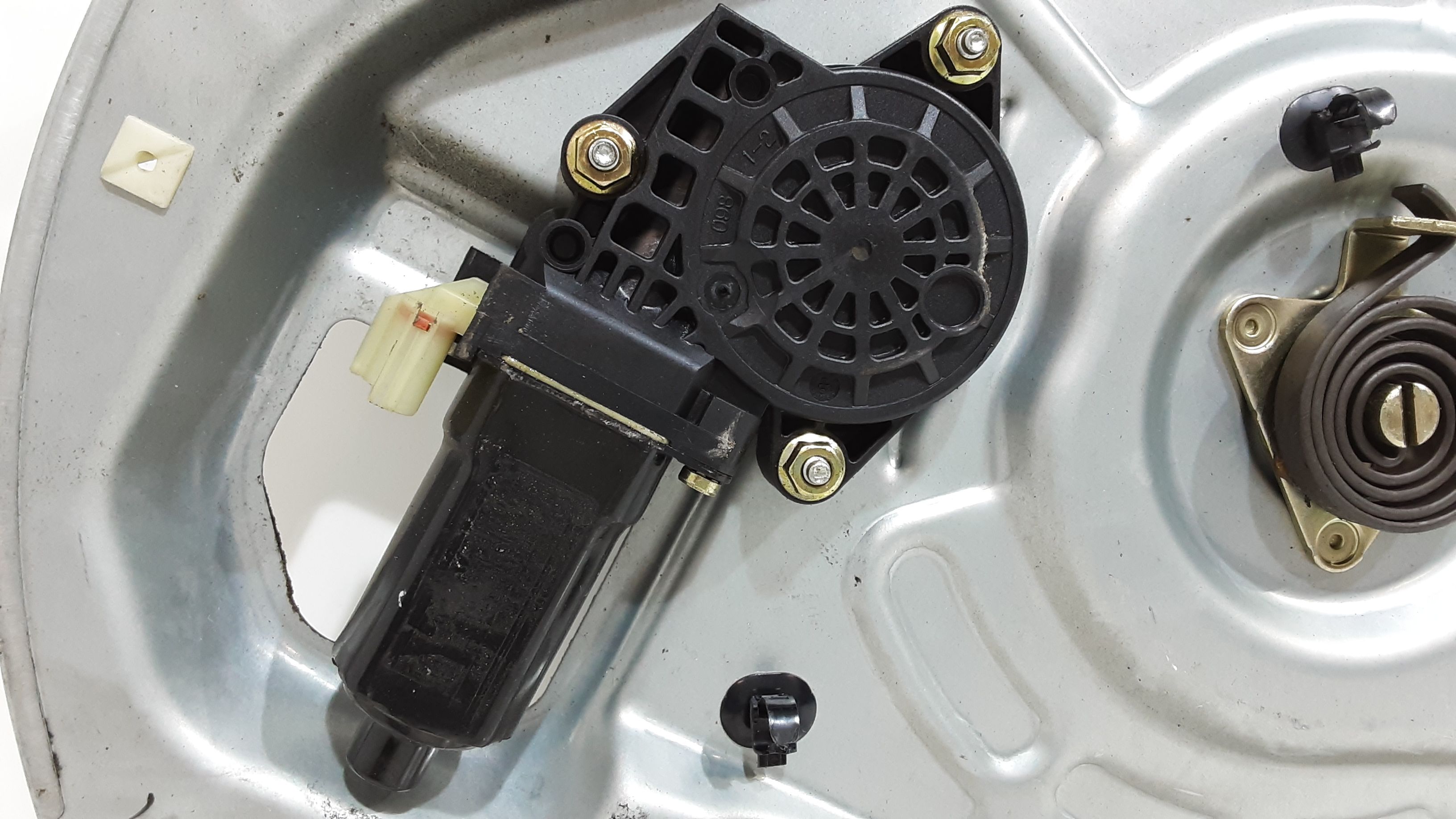 Cremagliera anteriore sinistra Guida HYUNDAI Tucson  Serie (04>09)