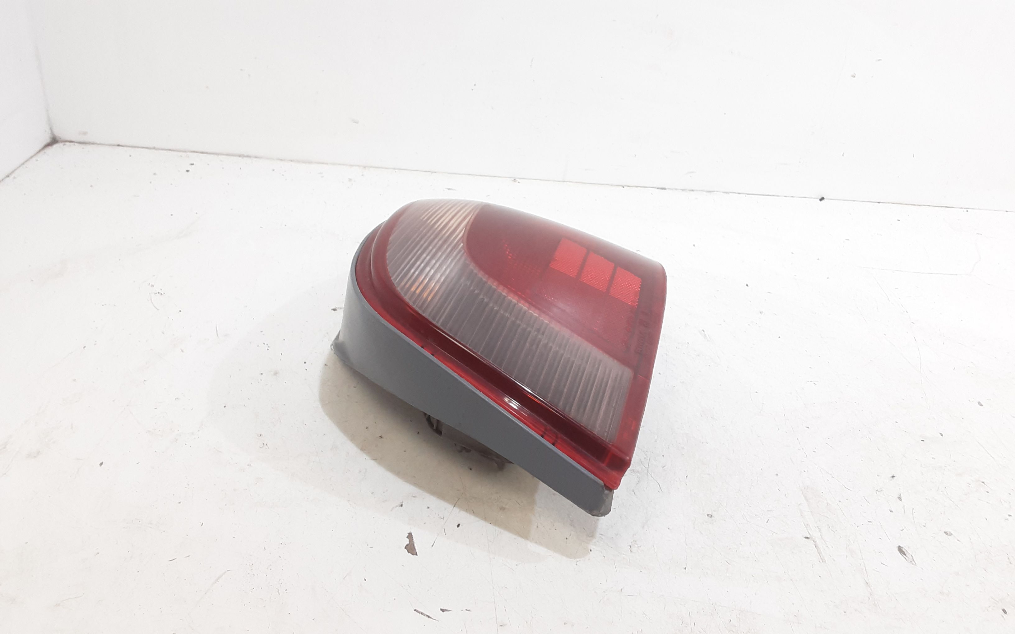 Stop fanale posteriore Destro Passeggero TOYOTA Yaris Serie (99>03)