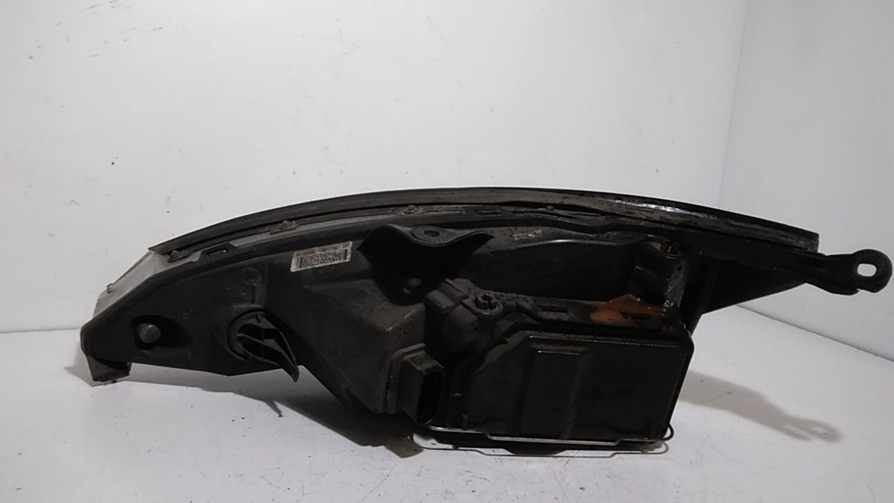 Faro anteriore Destro Passeggero FORD Focus Berlina 2 Serie