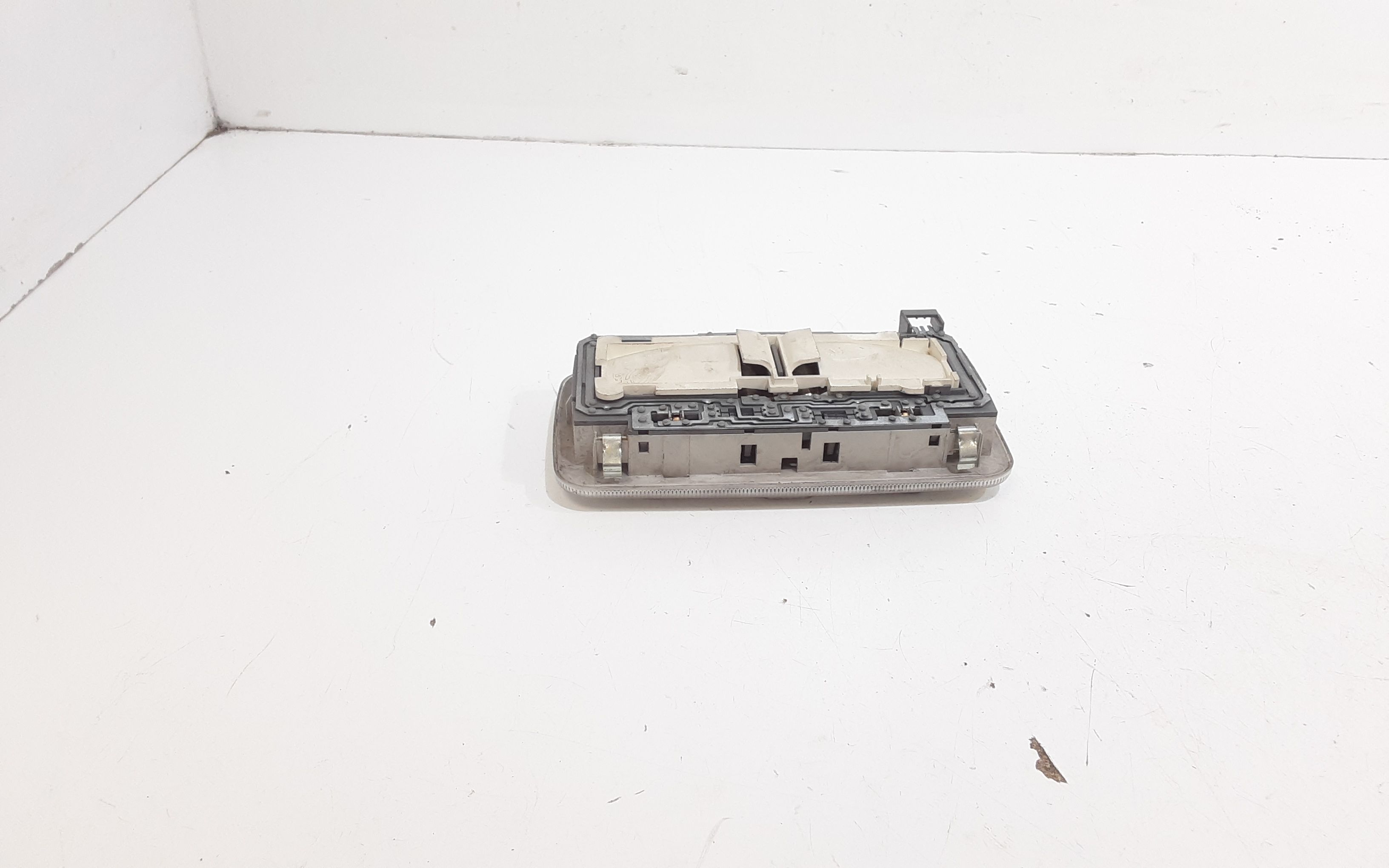 Luce di cortesia anteriore FIAT Dobl Cargo (10>18)