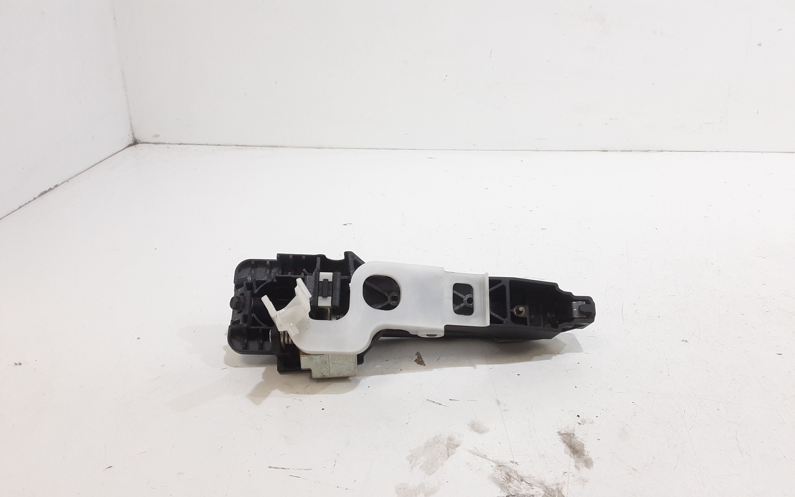 Maniglia esterna Posteriore Sinistra HYUNDAI i30 Serie (07>11)