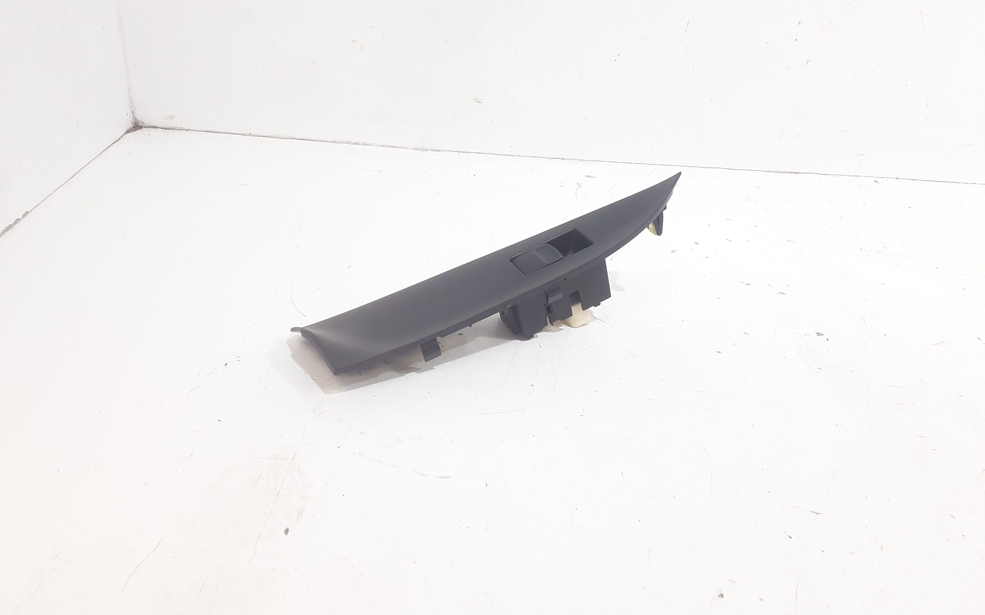 Pulsantiera Posteriore Sinistra TOYOTA Rav4 5 Serie