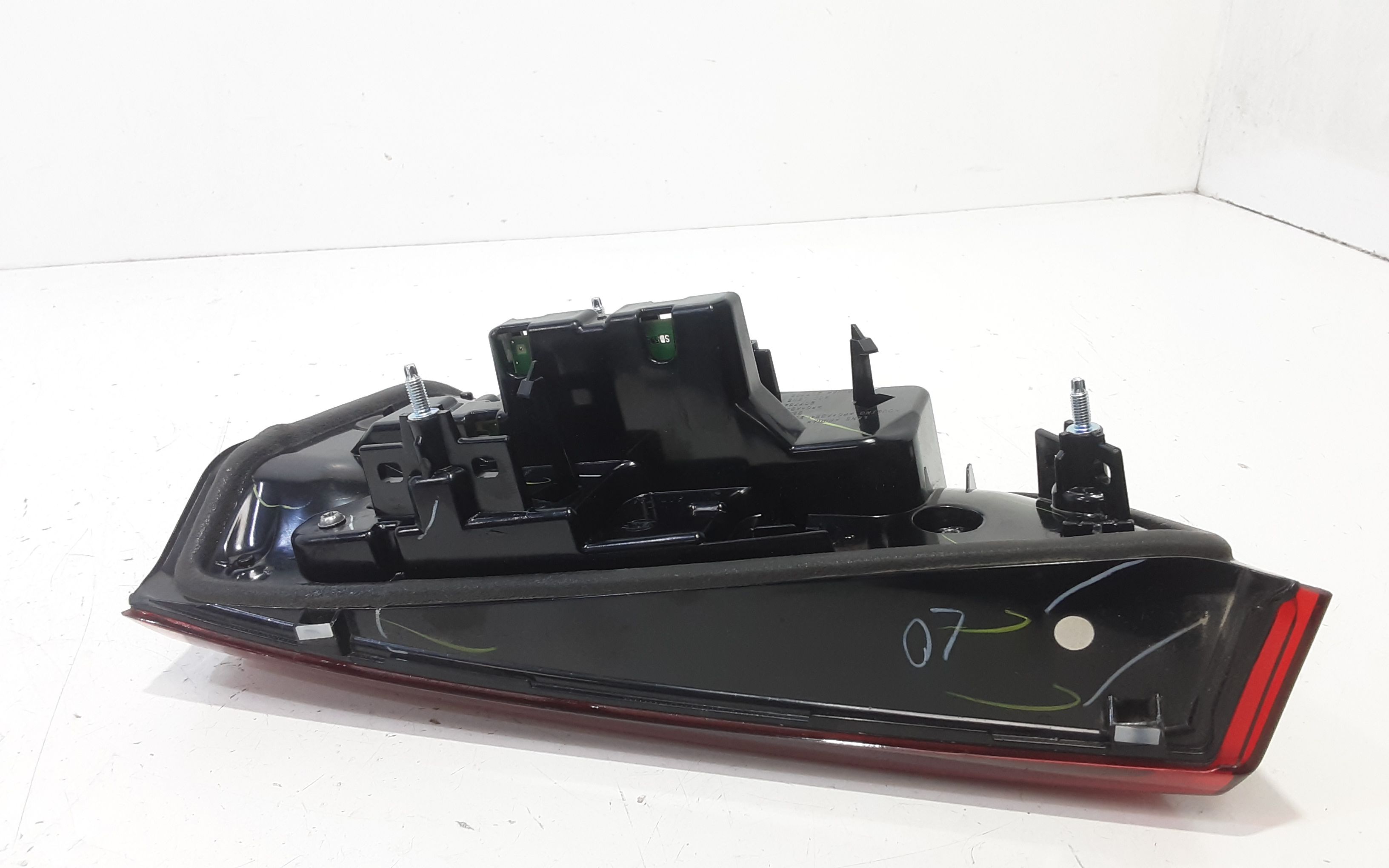 Stop posteriore sinistro a led integrato nel portello BMW iX3 Elettrica (G08) 80kW / 109 cv (20>)