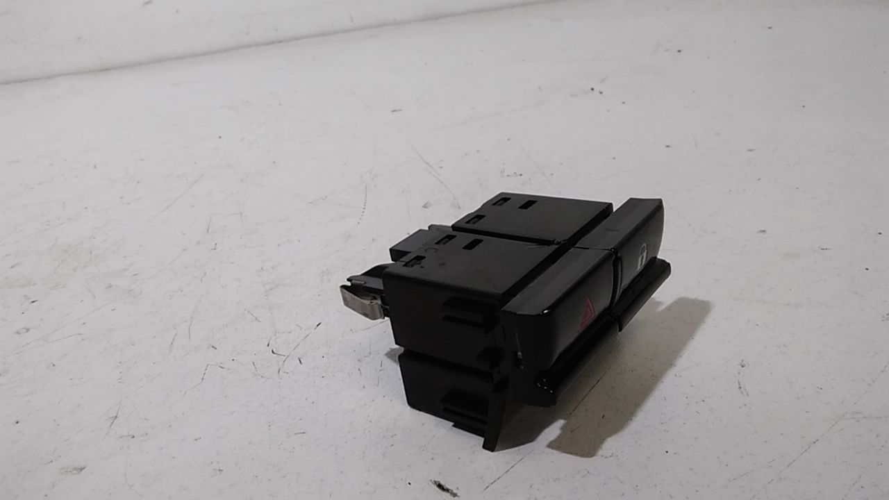 Pulsante luci di emergenza FIAT 500 Serie Elettrica (20>)