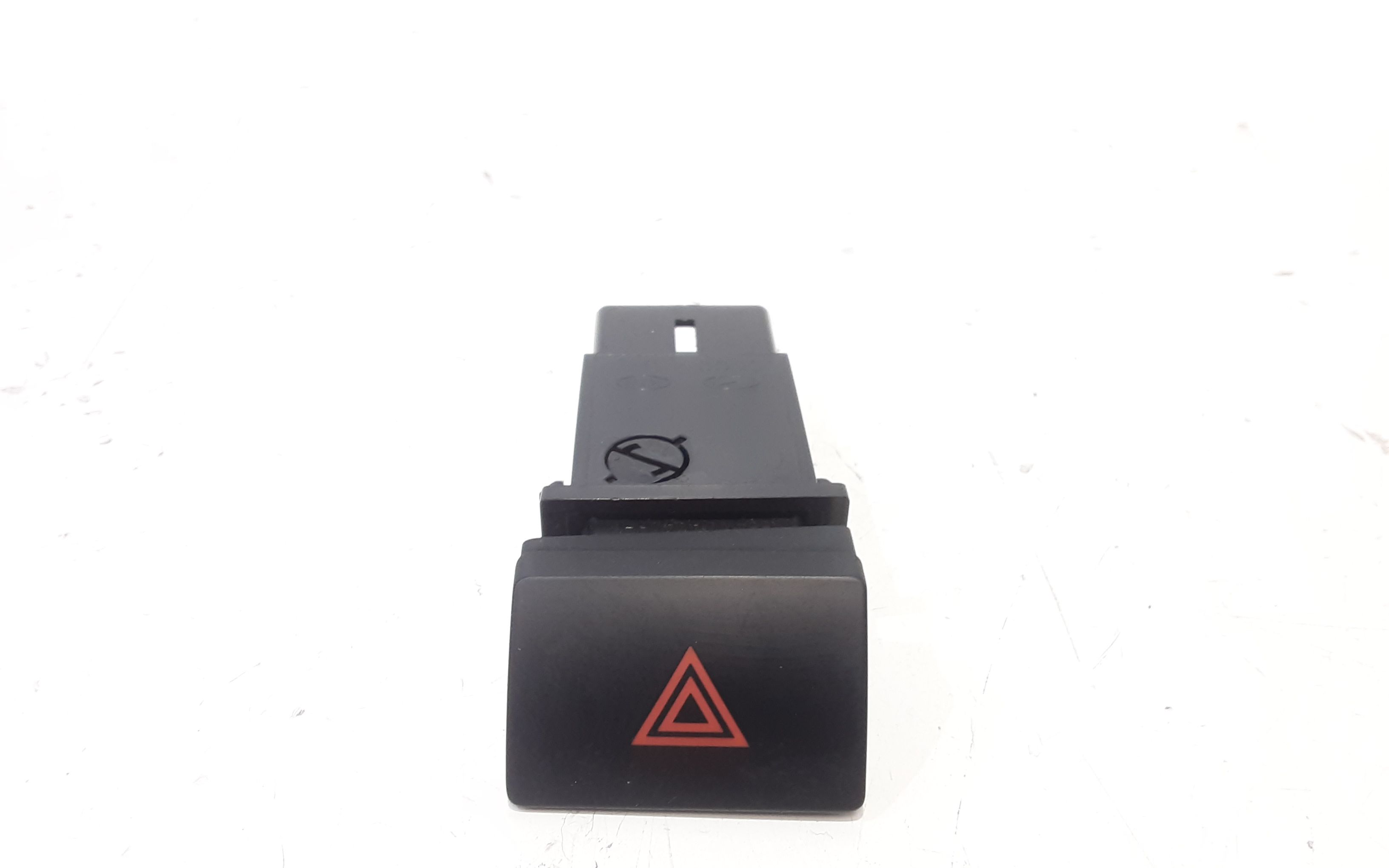 Pulsante luci di emergenza KIA Sportage 3° Serie CasoriaCar.it