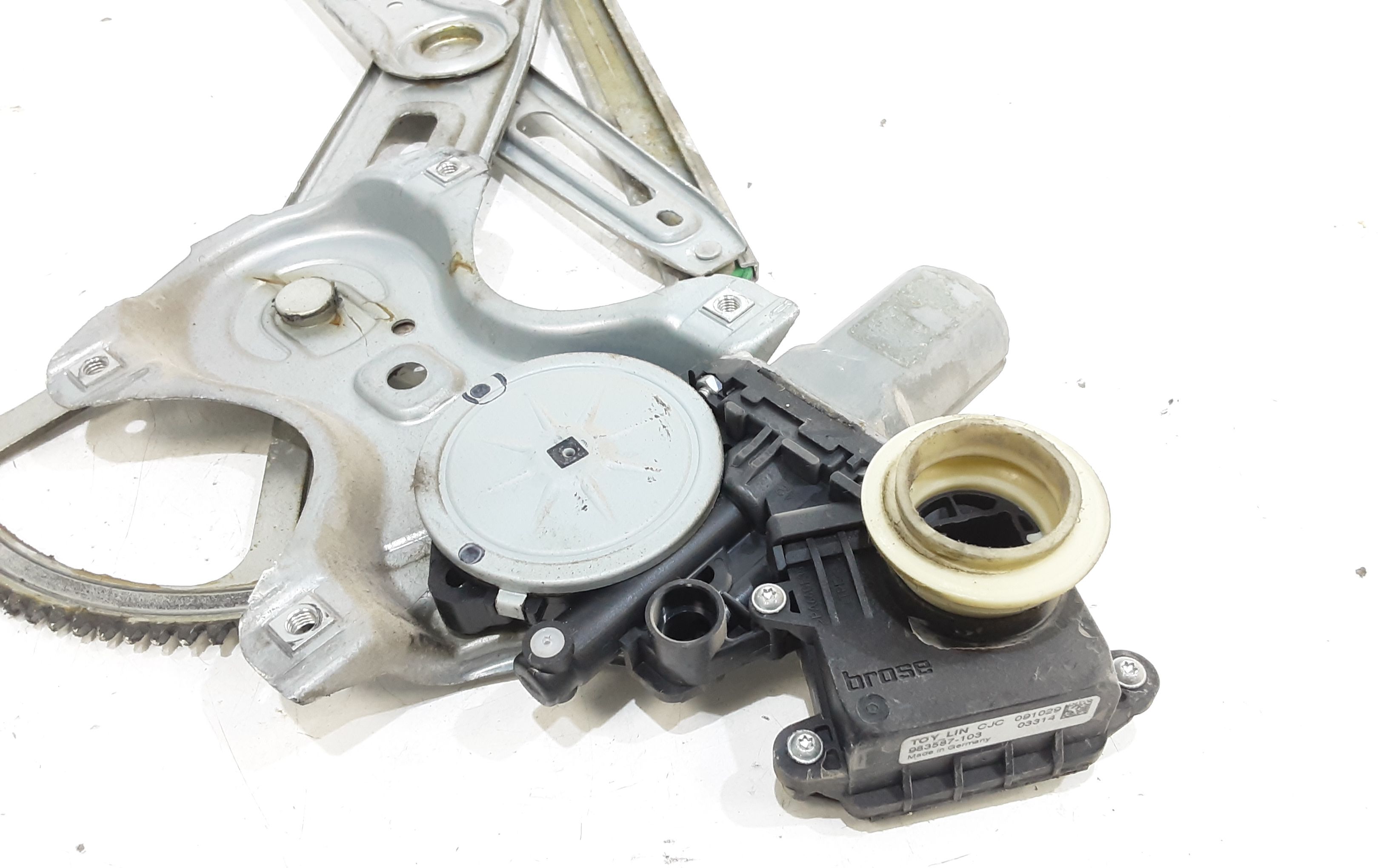 Cremagliera anteriore sinistra Guida TOYOTA Yaris Serie (05>08)