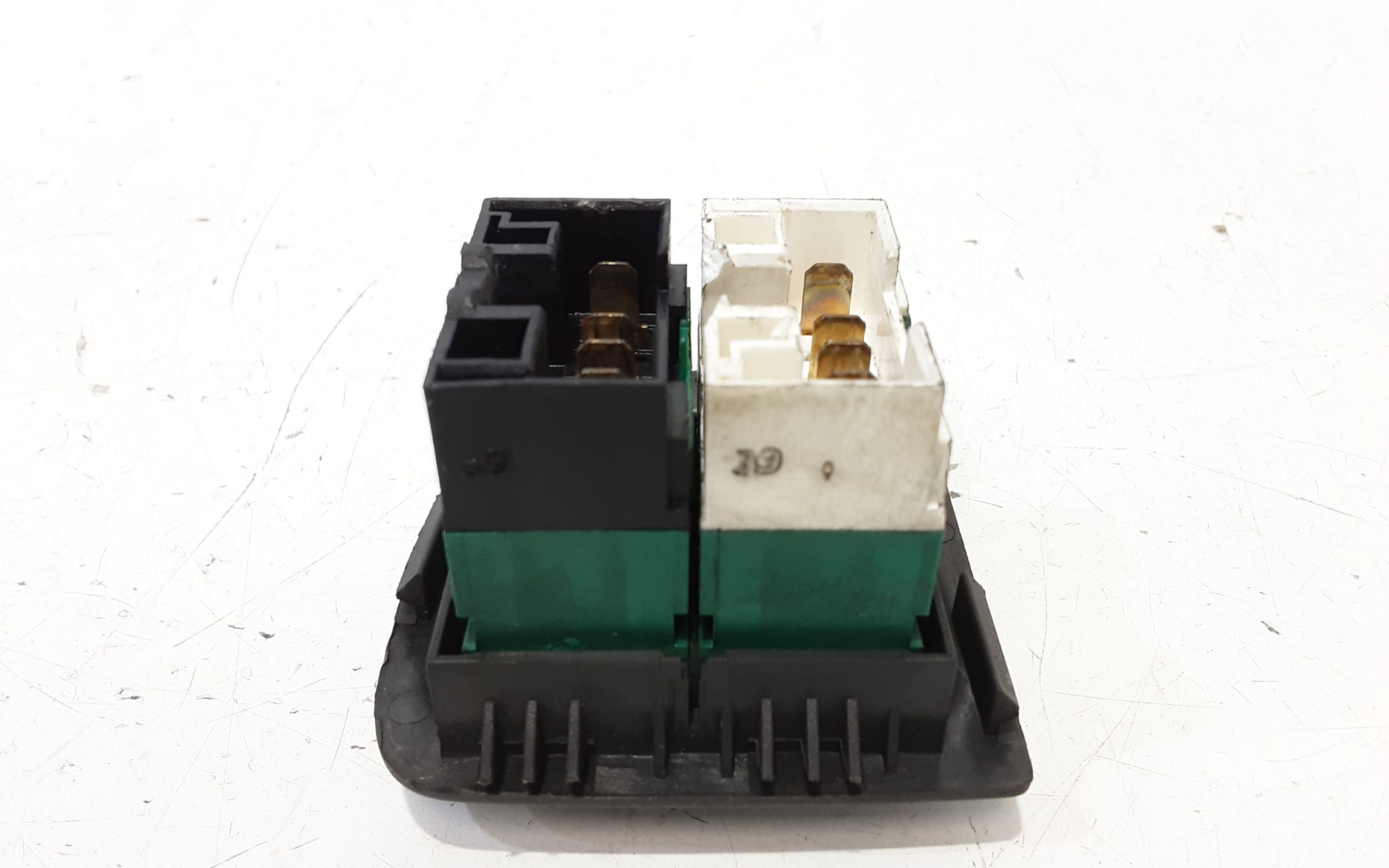 Pulsantiera anteriore sinistra Guida FIAT Dobl Cargo (05>09)