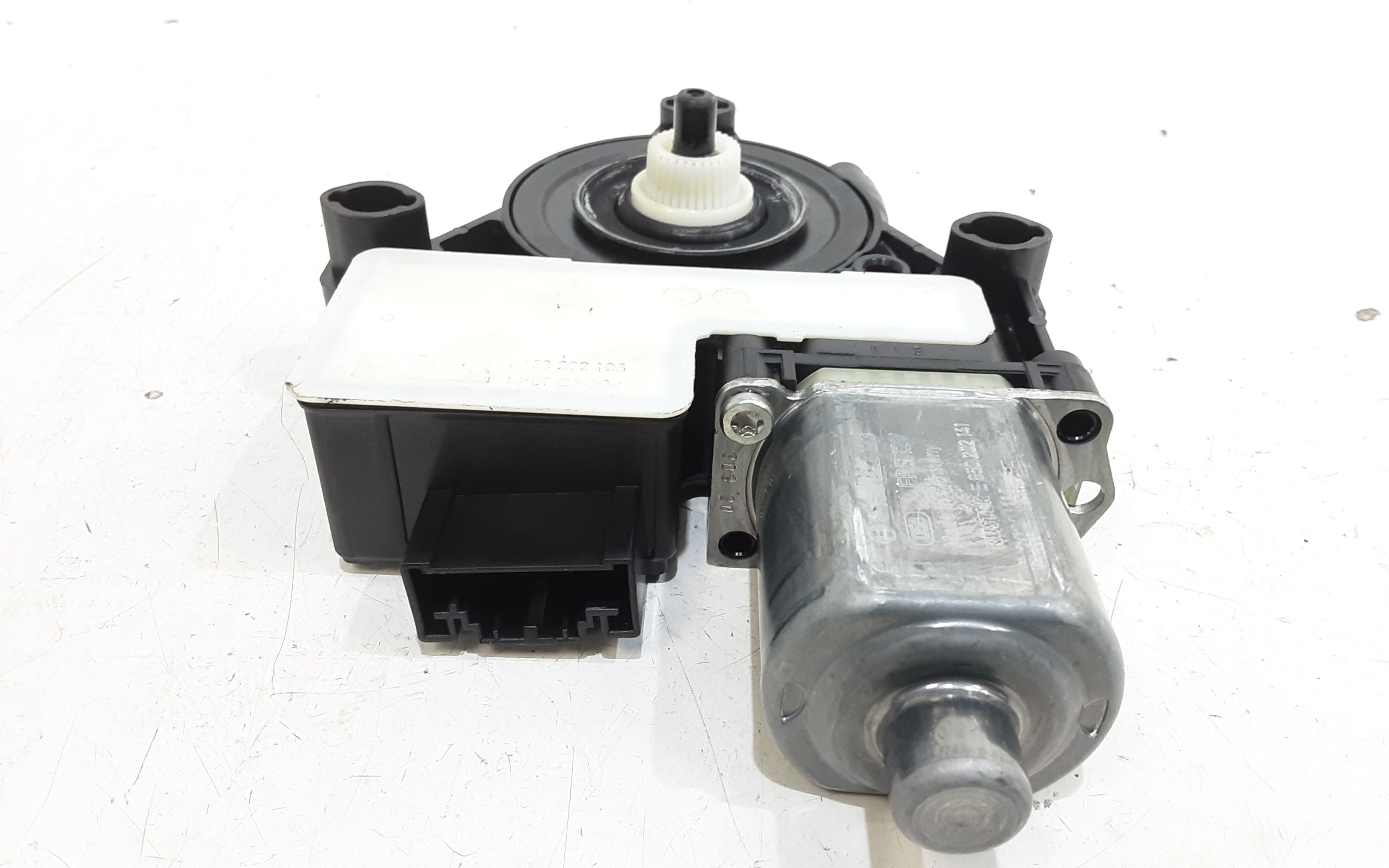 Motorino Alzavetro posteriore destra VOLKSWAGEN Golf Serie VIII (19>)