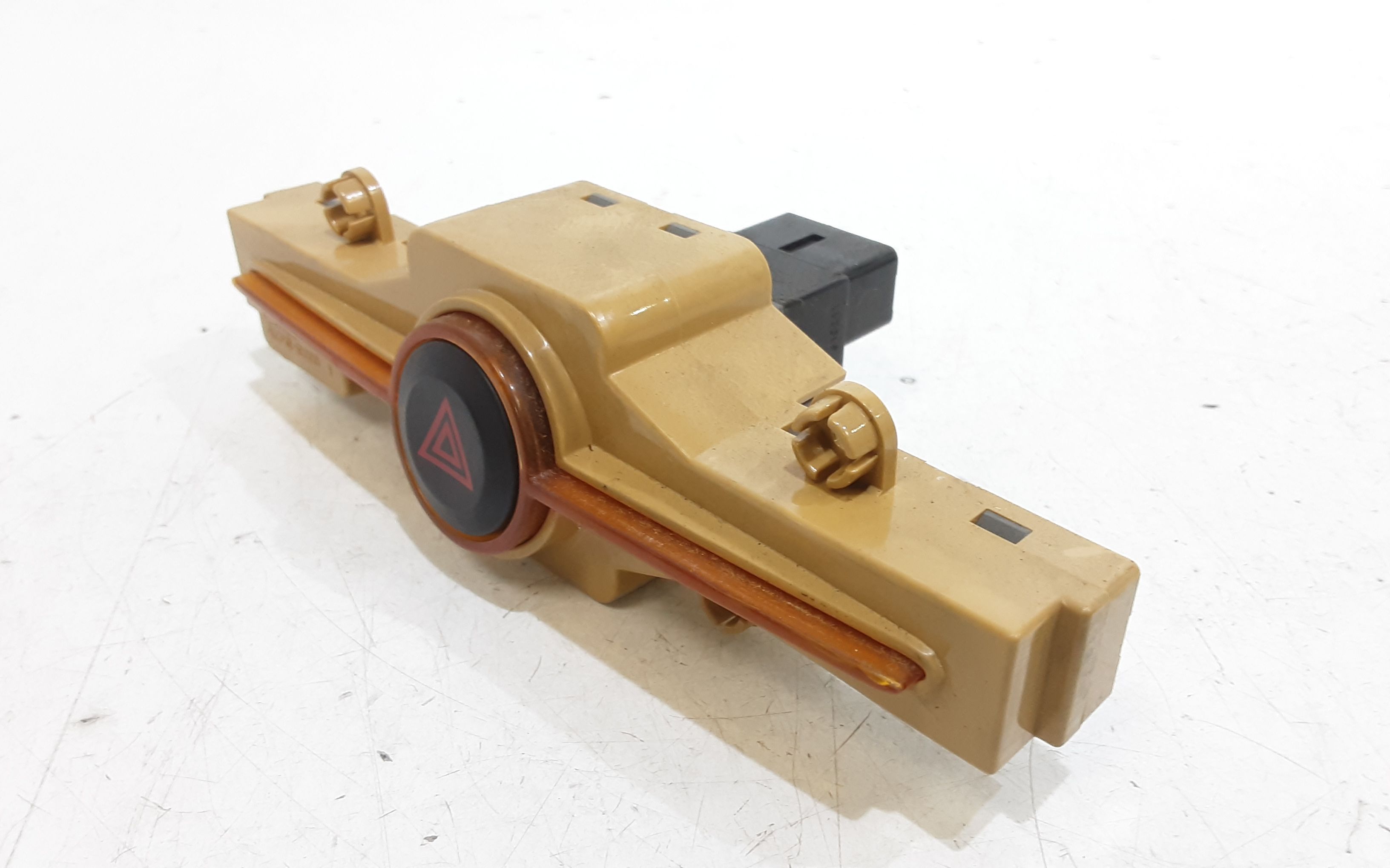 Pulsante luci di emergenza KIA Carens 2 Serie