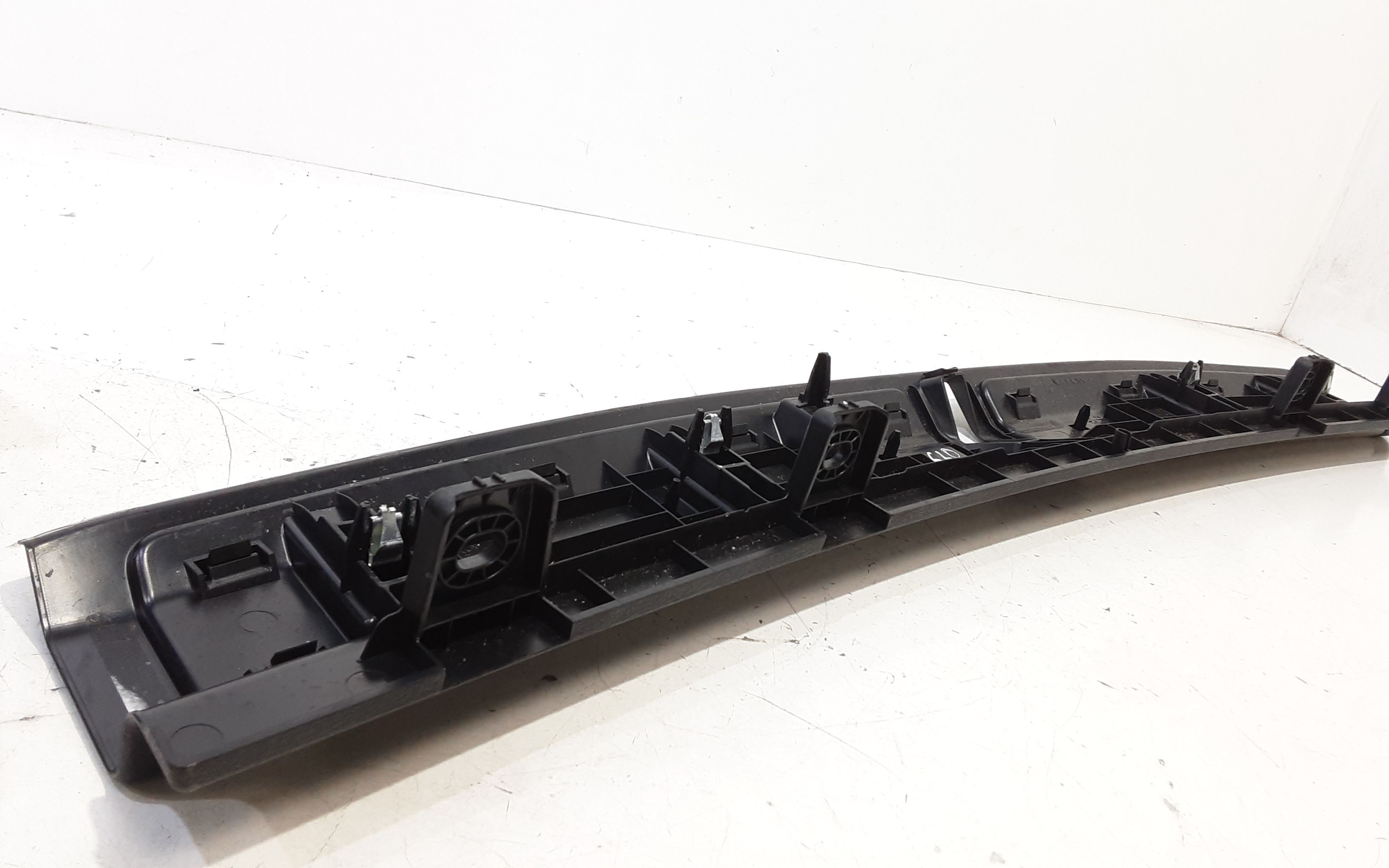 Batticofano posteriore BMW X1 Serie (F48) (15>)