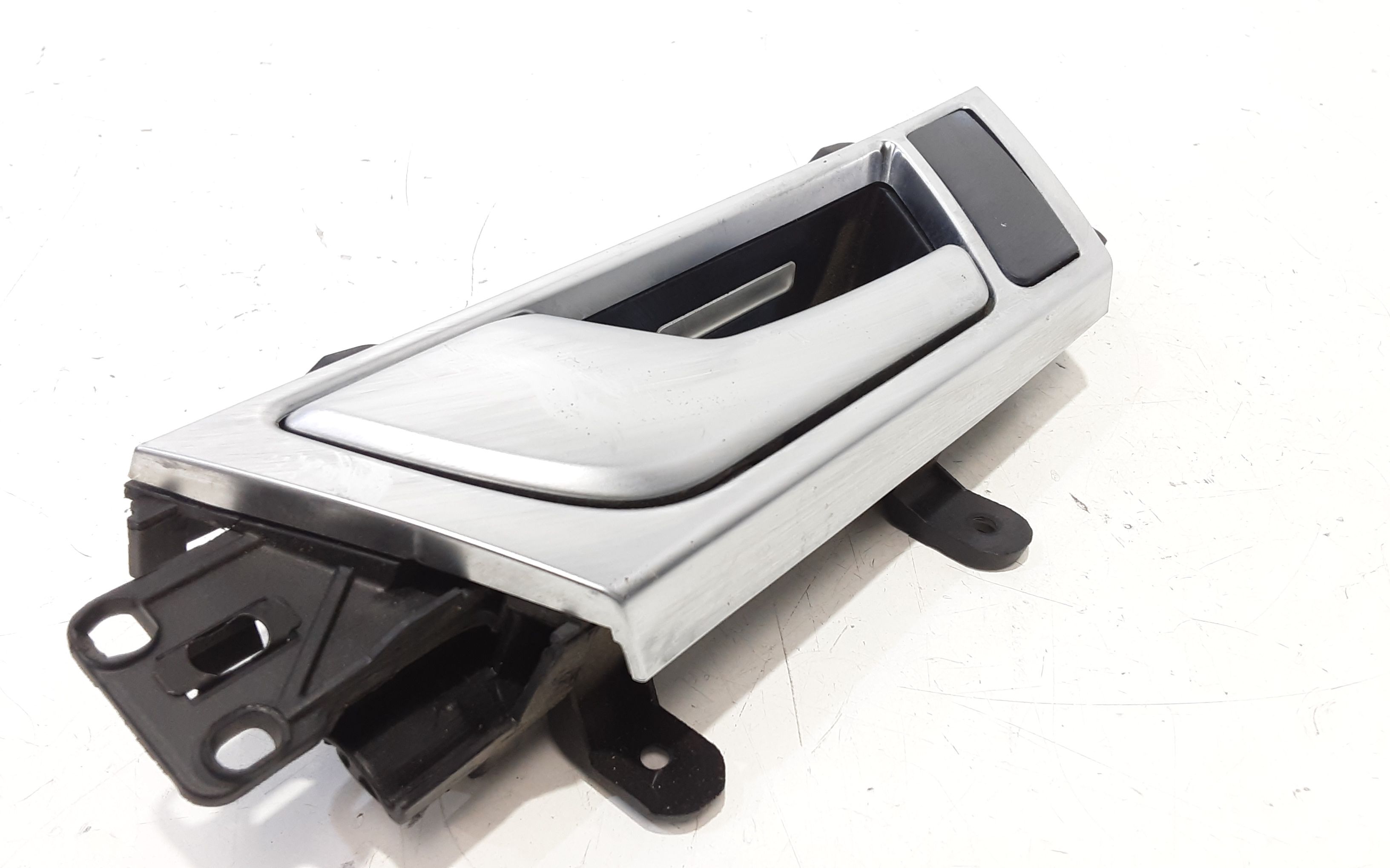 Maniglia interna Posteriore Sinistra AUDI A6 Avant Serie C6 (4F5) (04>12)