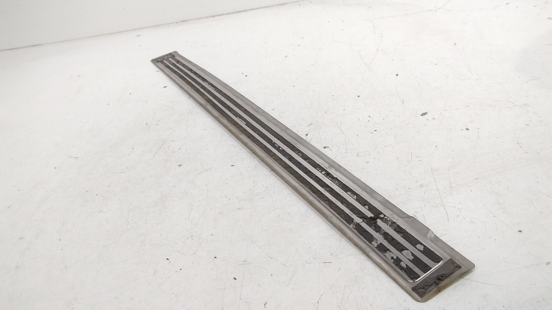 Batticalcagno Anteriore Destro ABARTH 595 Serie (12>19)