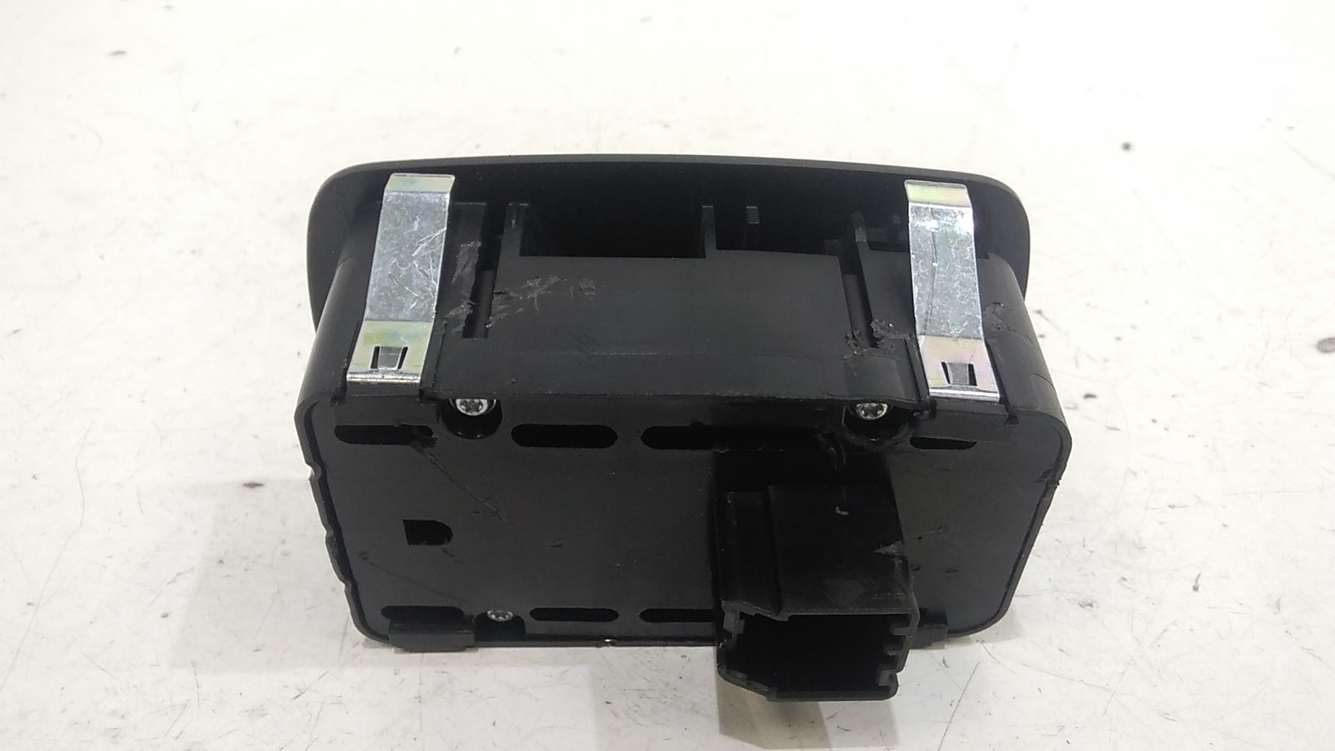 Pulsantiera Posteriore Sinistra MASERATI Levante Serie (16>)