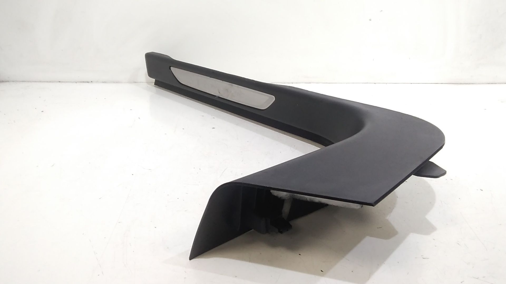 Batticalcagno Anteriore Destro JAGUAR E-Pace Serie  (17>)