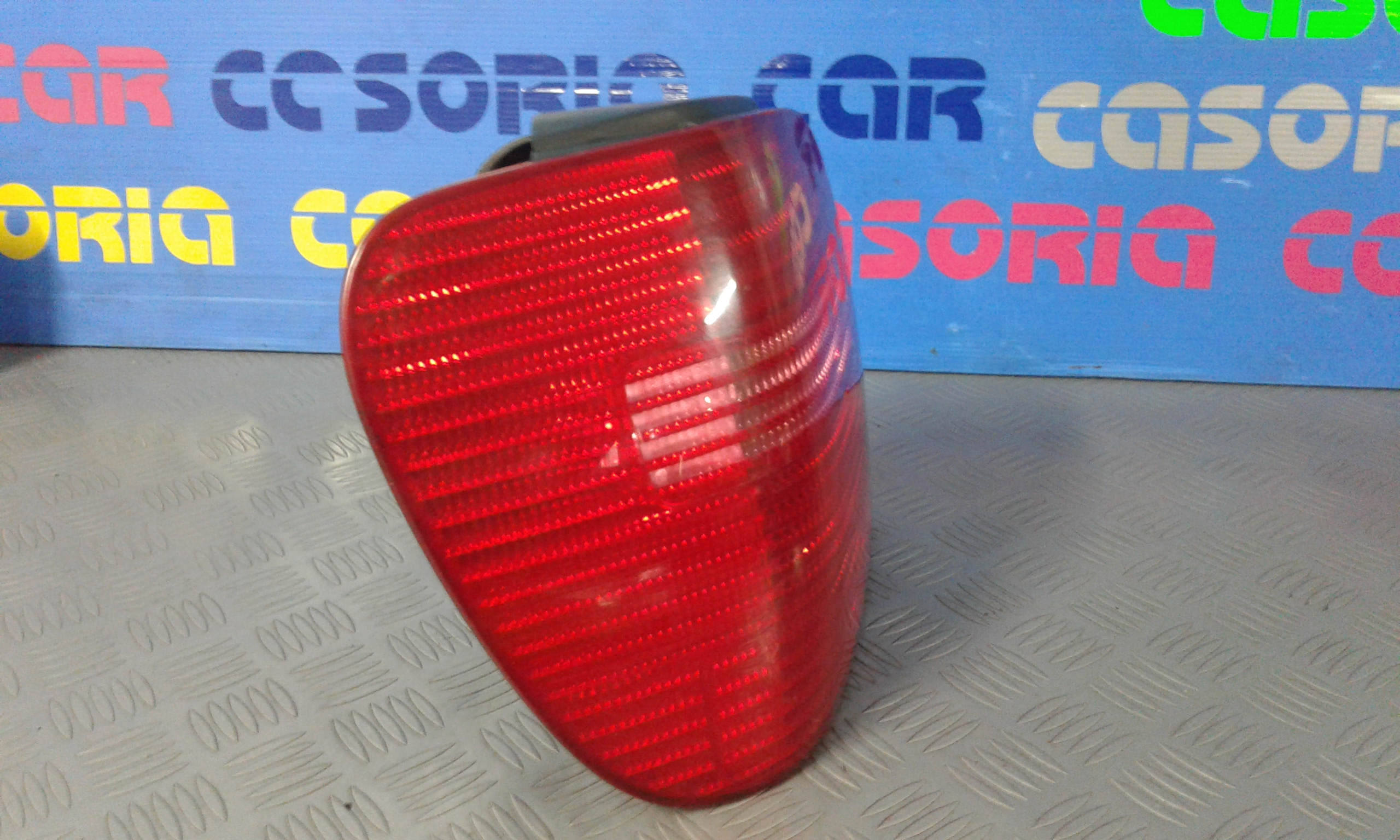 Stop Posteriore sinistro lato Guida VOLKSWAGEN Polo 3 Serie