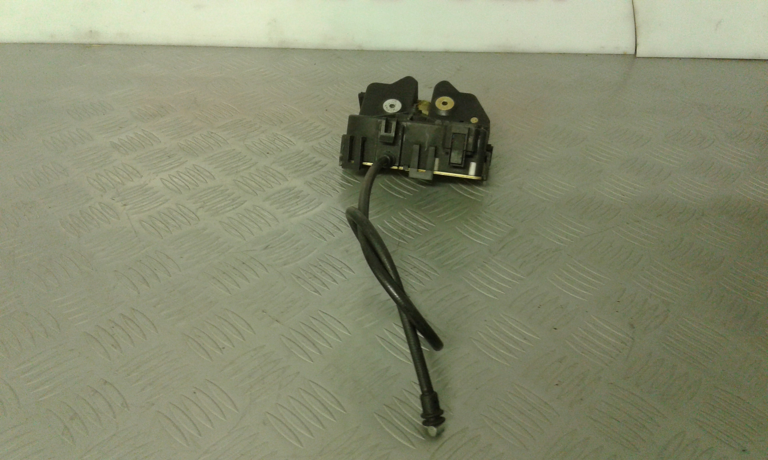 Serratura Cofano Posteriore FORD Focus Berlina 3 Serie