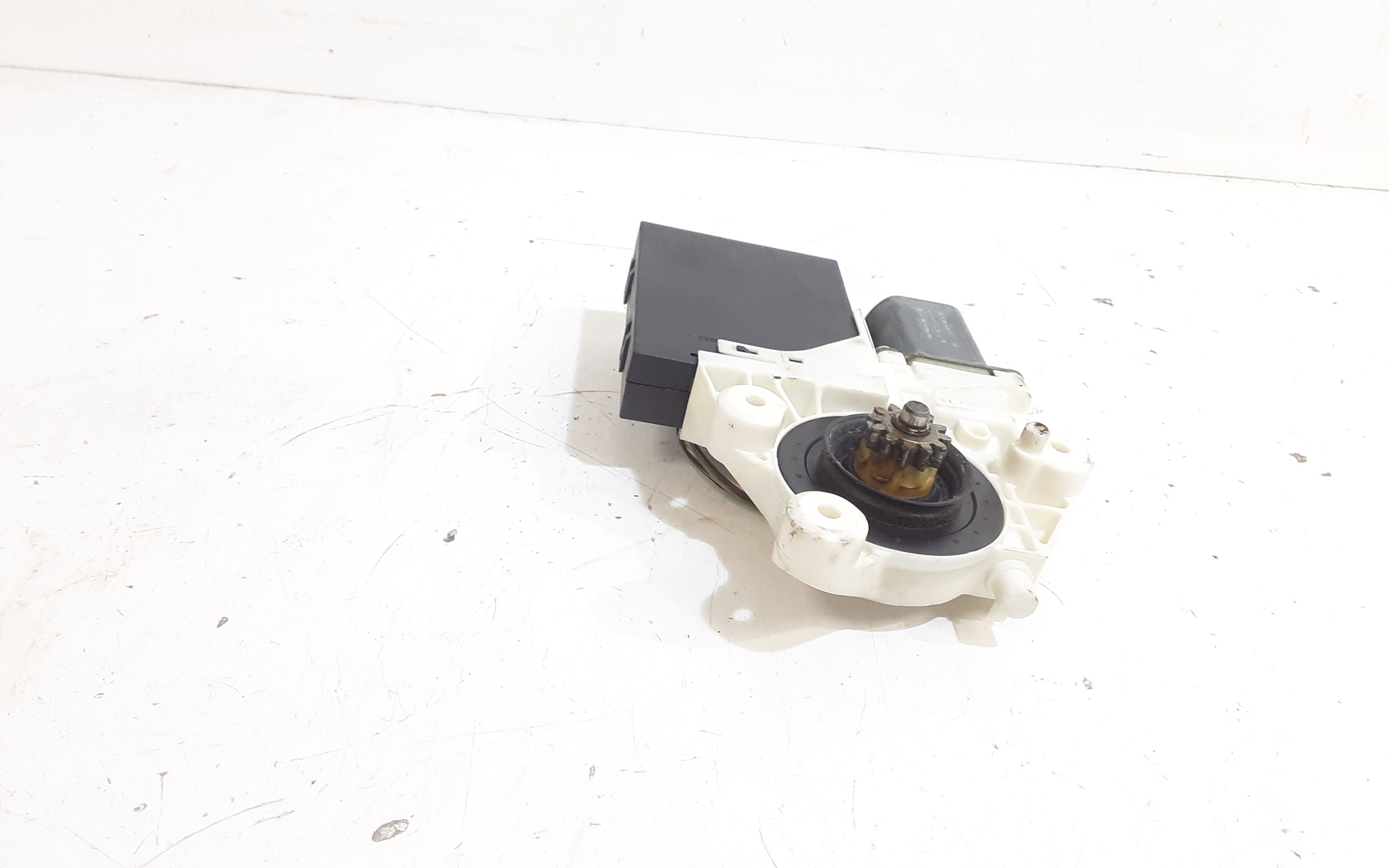 Motorino Alzavetro anteriore destra FORD Focus Berlina 3 Serie