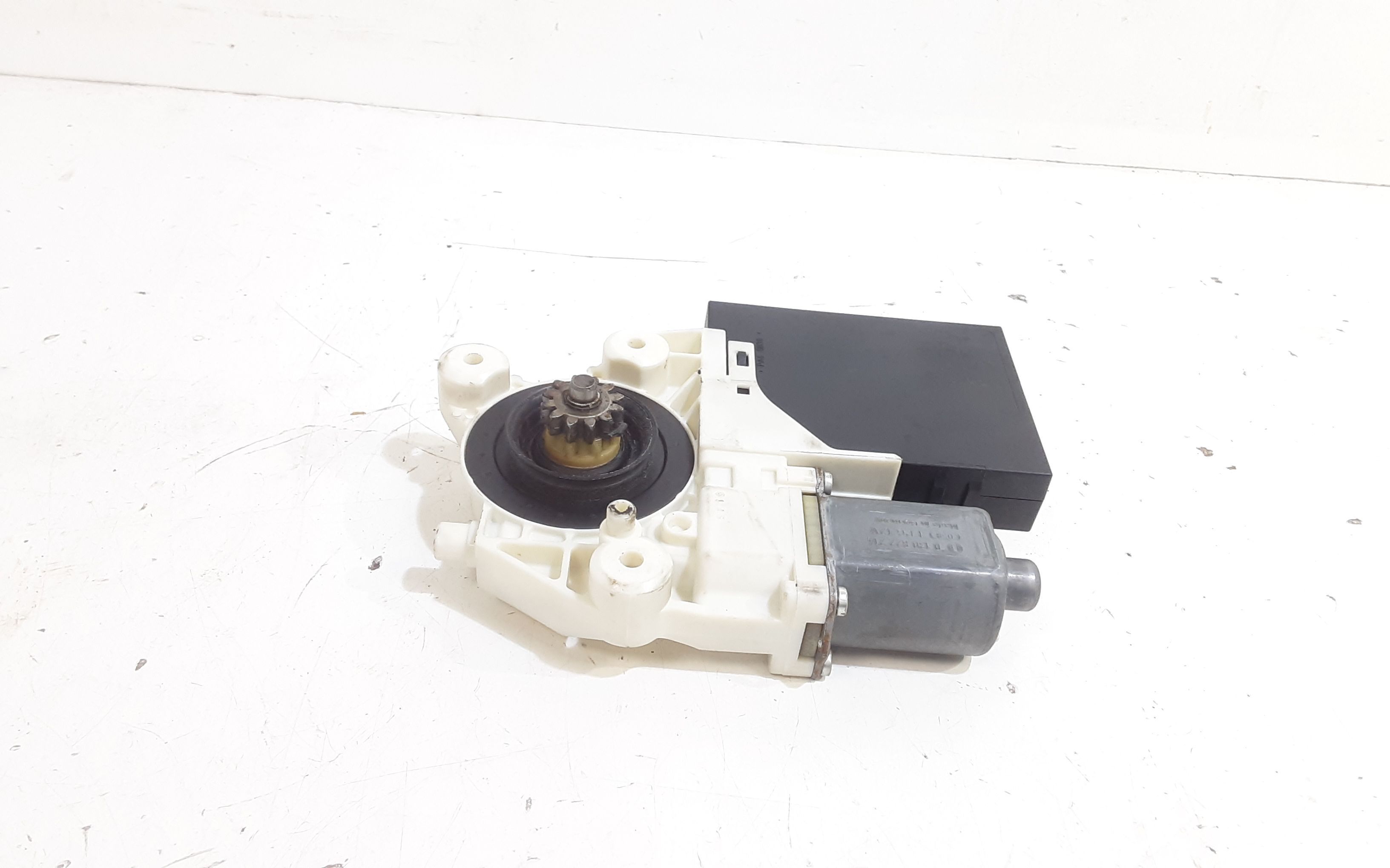 Motorino Alzavetro anteriore destra FORD Focus Berlina 3 Serie