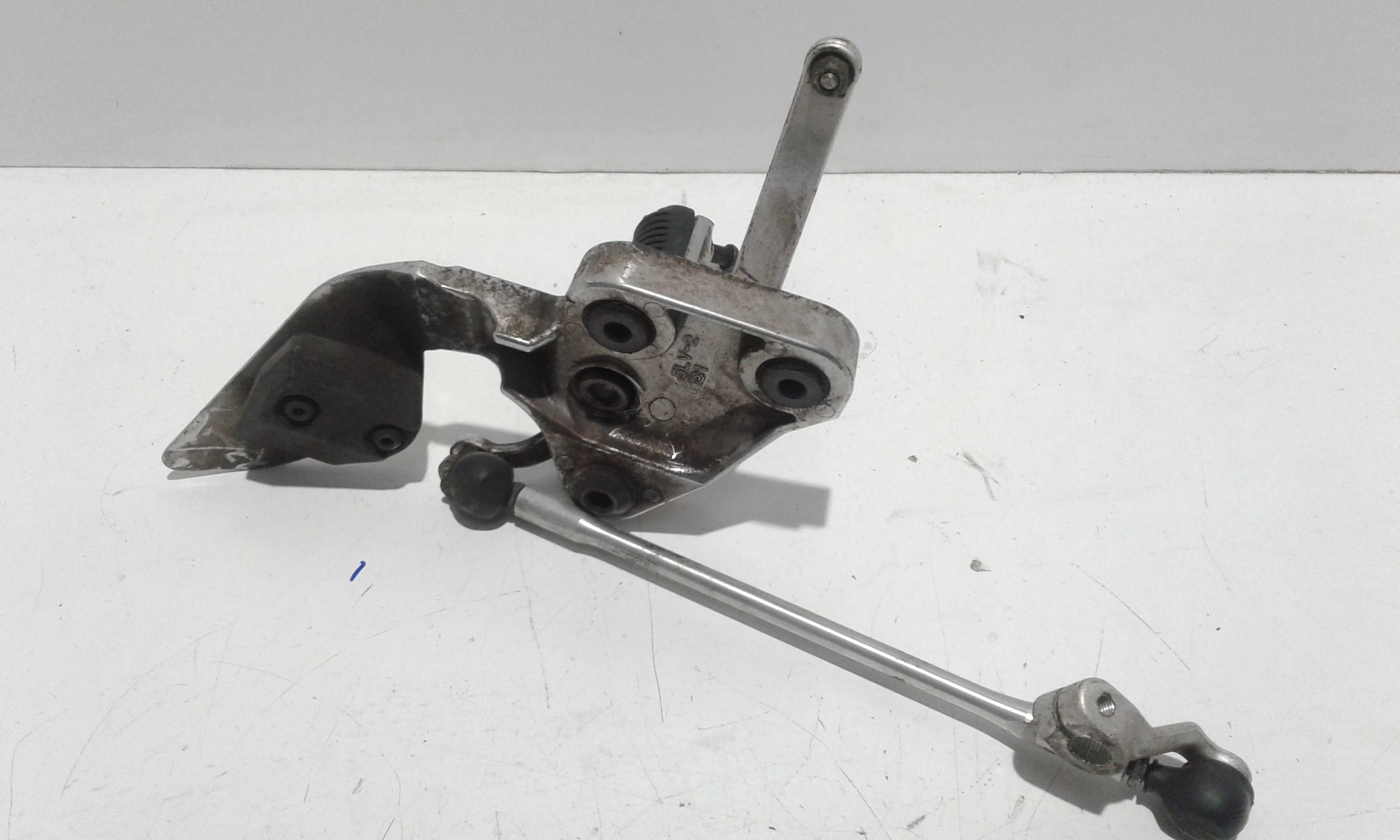 Staffa supporto pedale marce Yamaha Fazer 1000cc (08>)