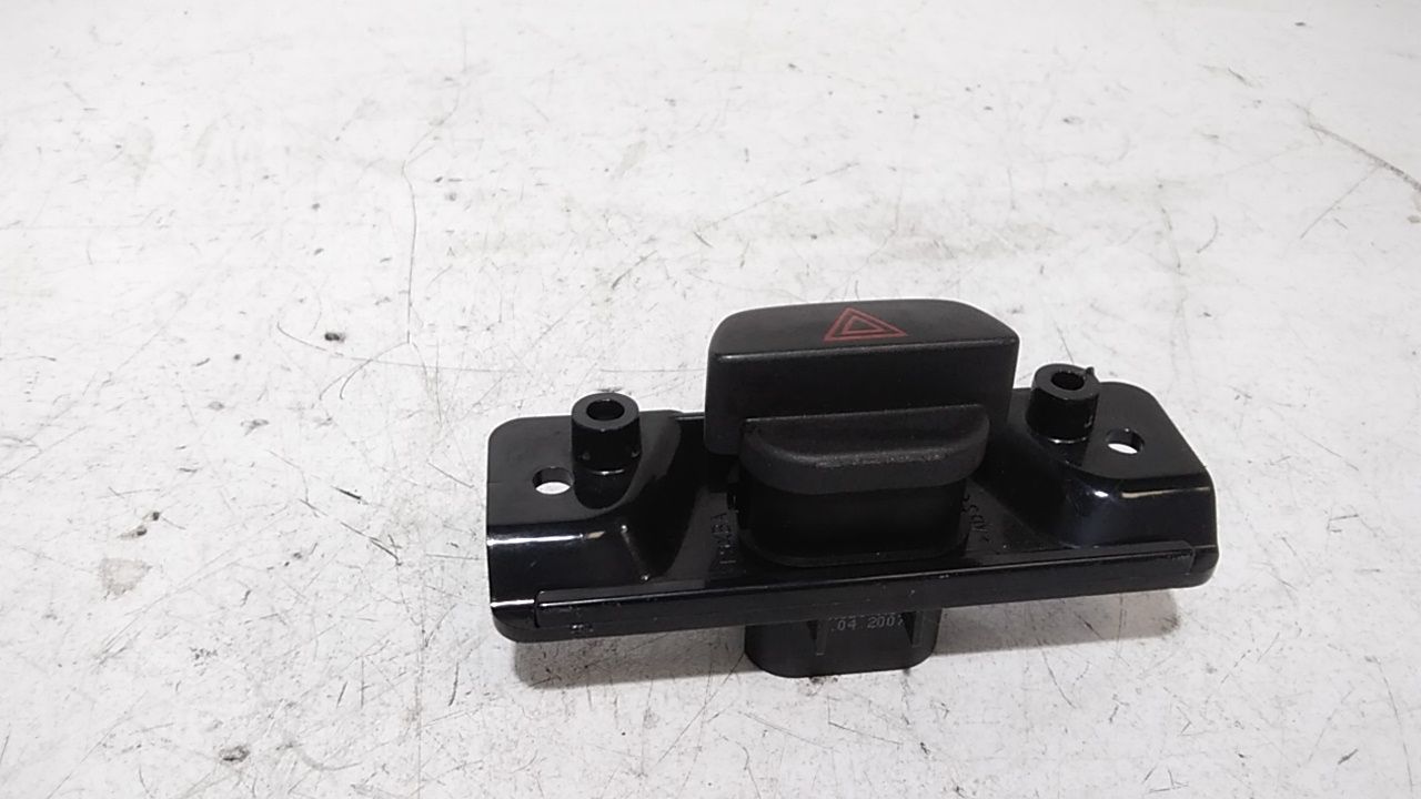 Pulsante luci di emergenza FORD Fiesta 5 Serie