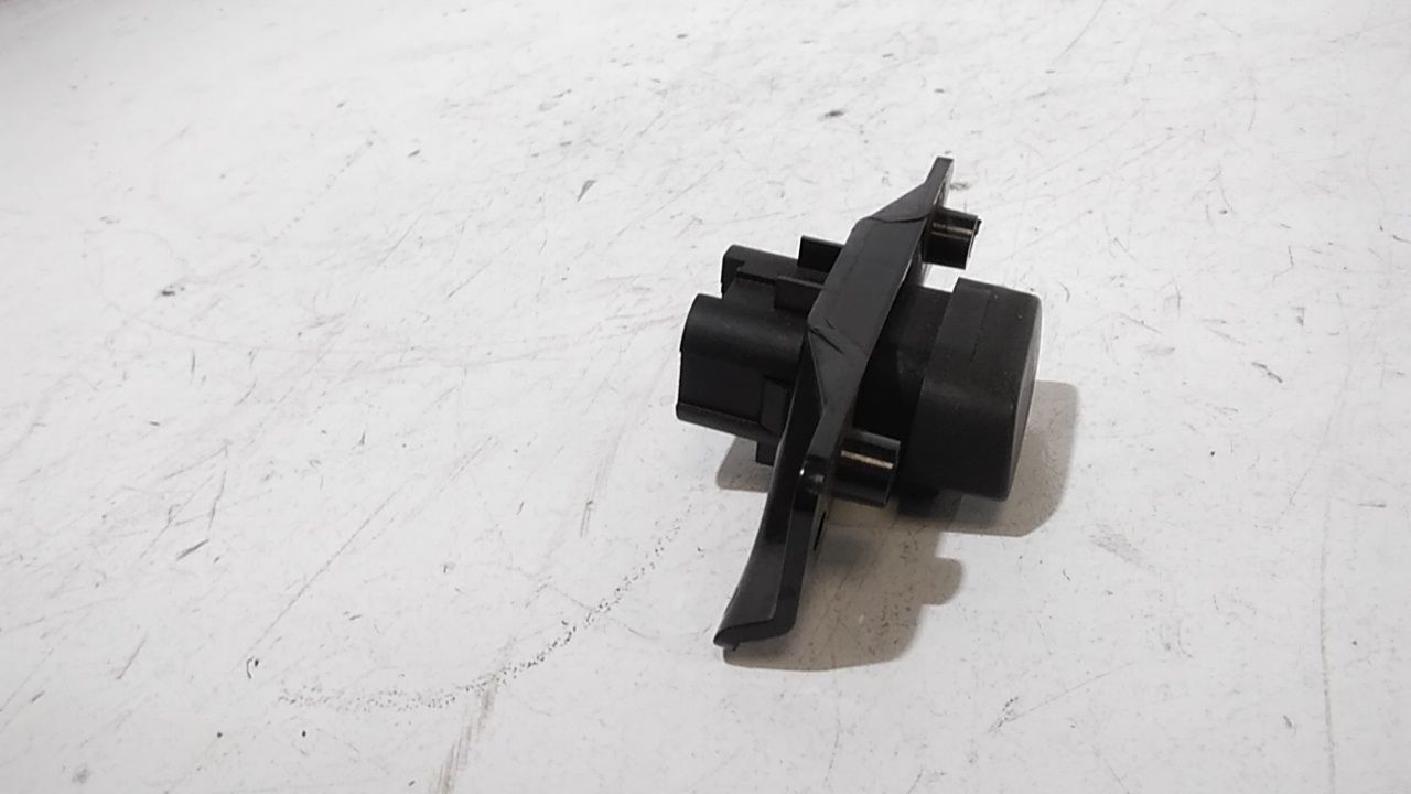 Pulsante luci di emergenza FORD Fiesta 5 Serie