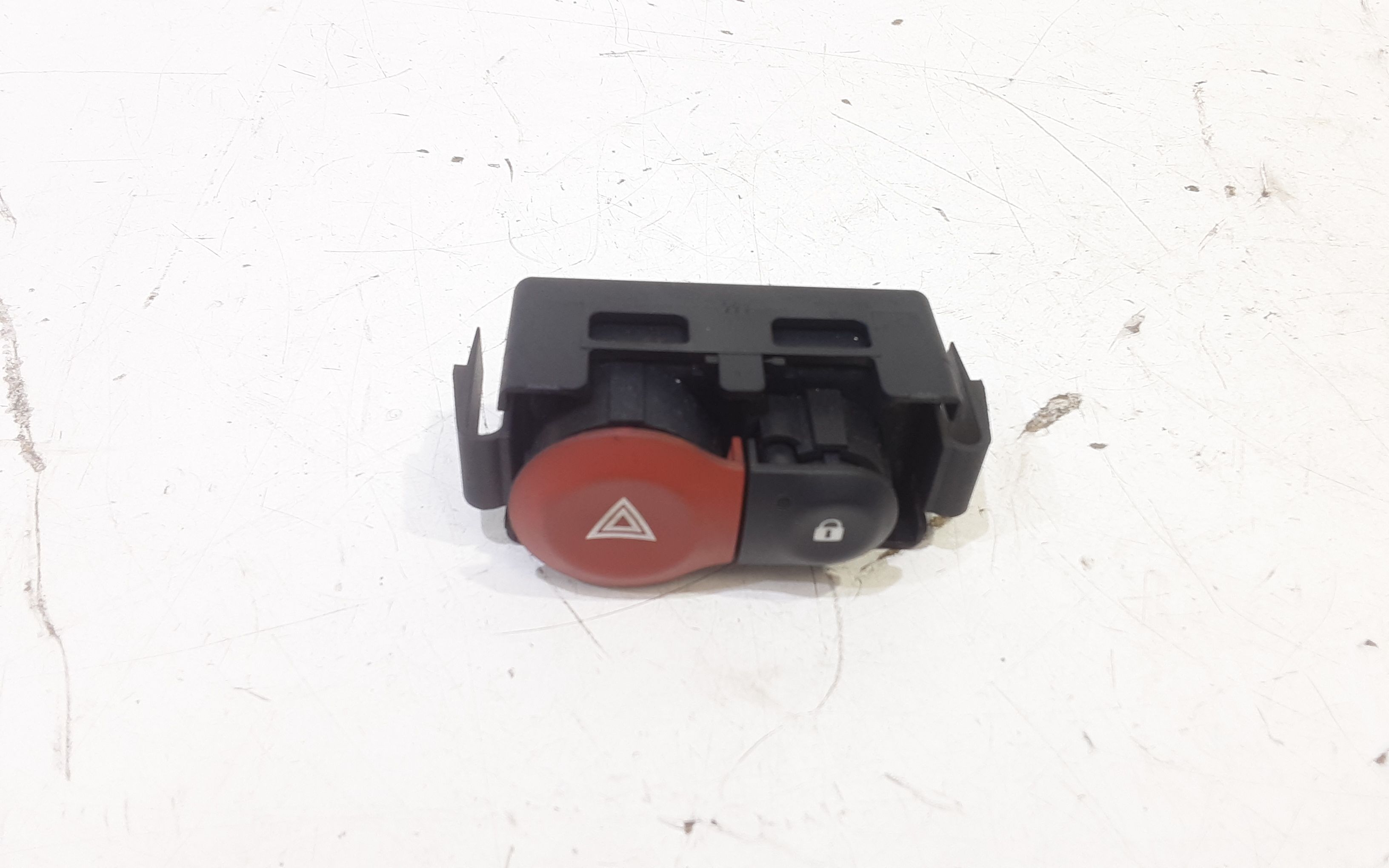 Pulsante luci di emergenza RENAULT Modus 1 Serie