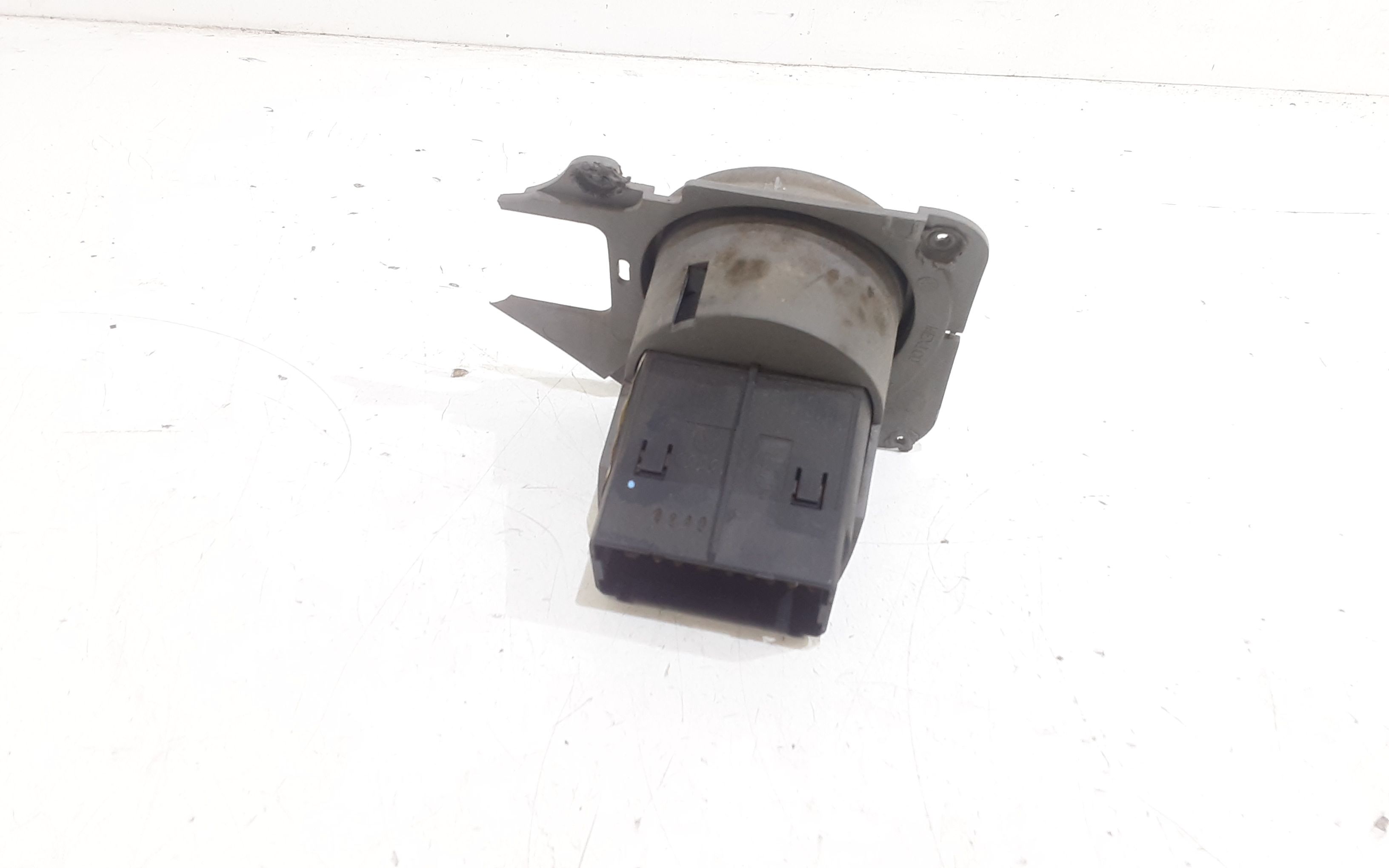 Interruttore comando luci VOLKSWAGEN New Beetle 1 Serie