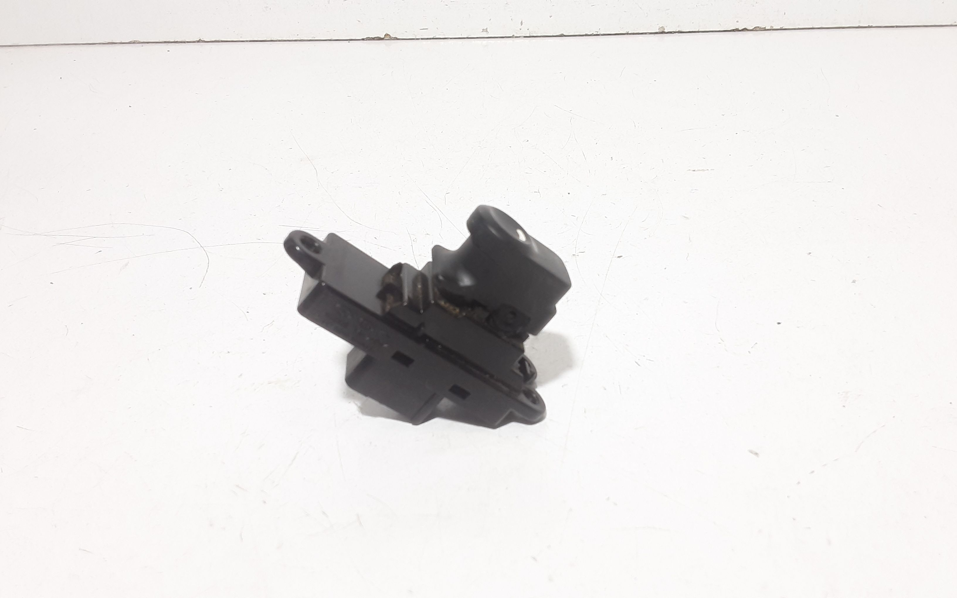 Pulsantiera Posteriore Destra HYUNDAI i30 Serie (07>11)