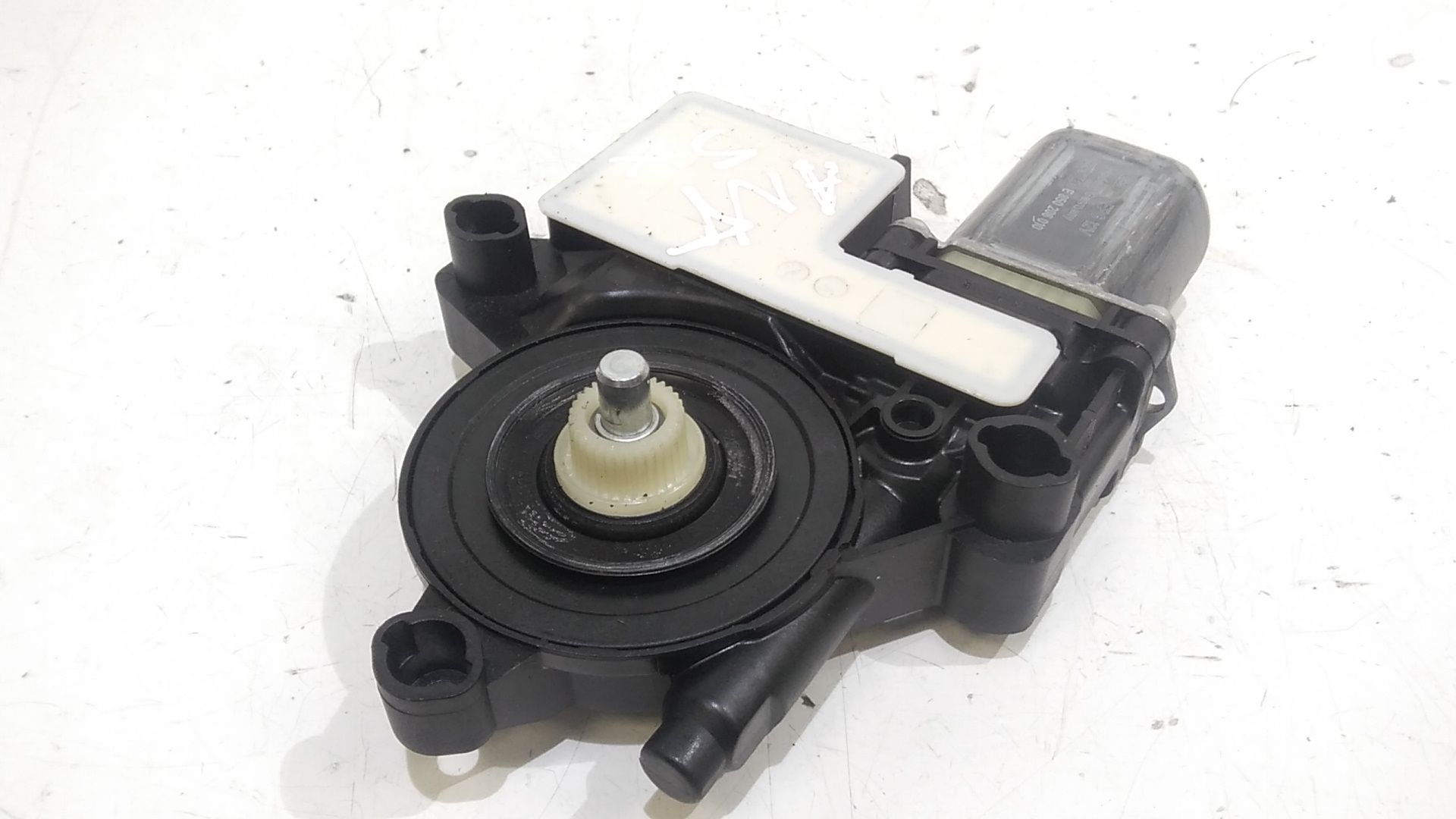 Motorino Alzavetro anteriore Sinistro VOLKSWAGEN T-CROSS Serie (19>)