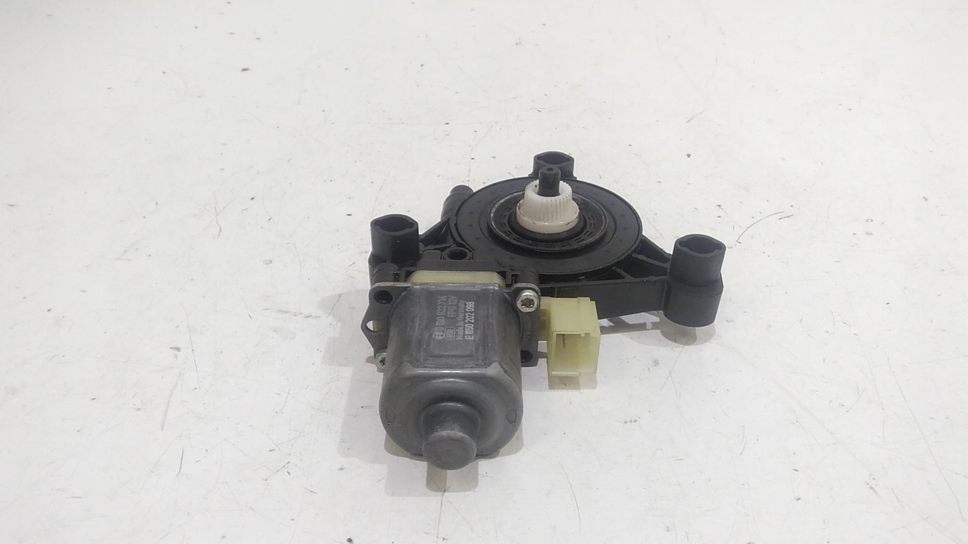 Motorino Alzavetro anteriore Sinistro VOLKSWAGEN Golf Serie VIII (19>)